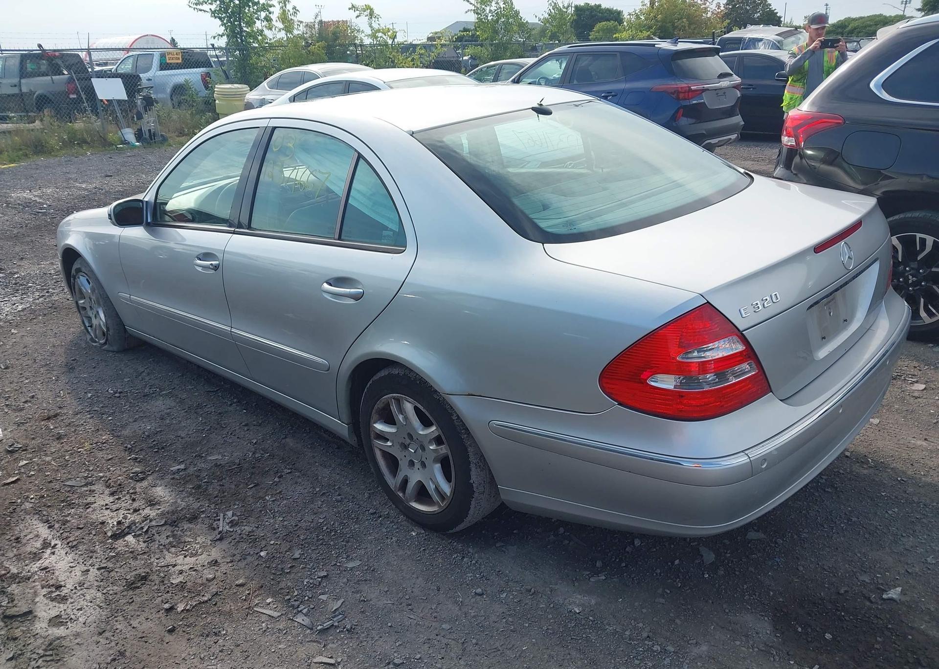 2003 MERCEDES-BENZ E 320