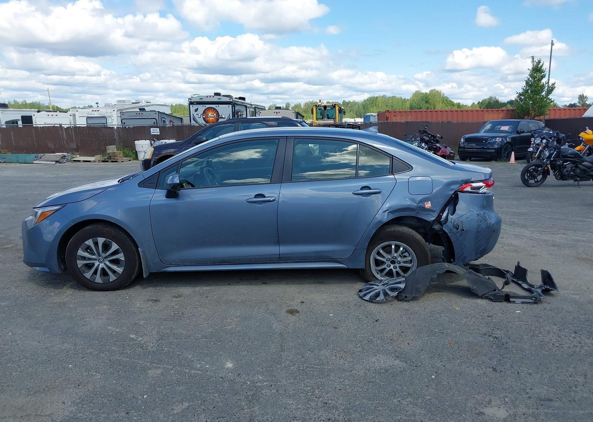 2025 TOYOTA COROLLA LE