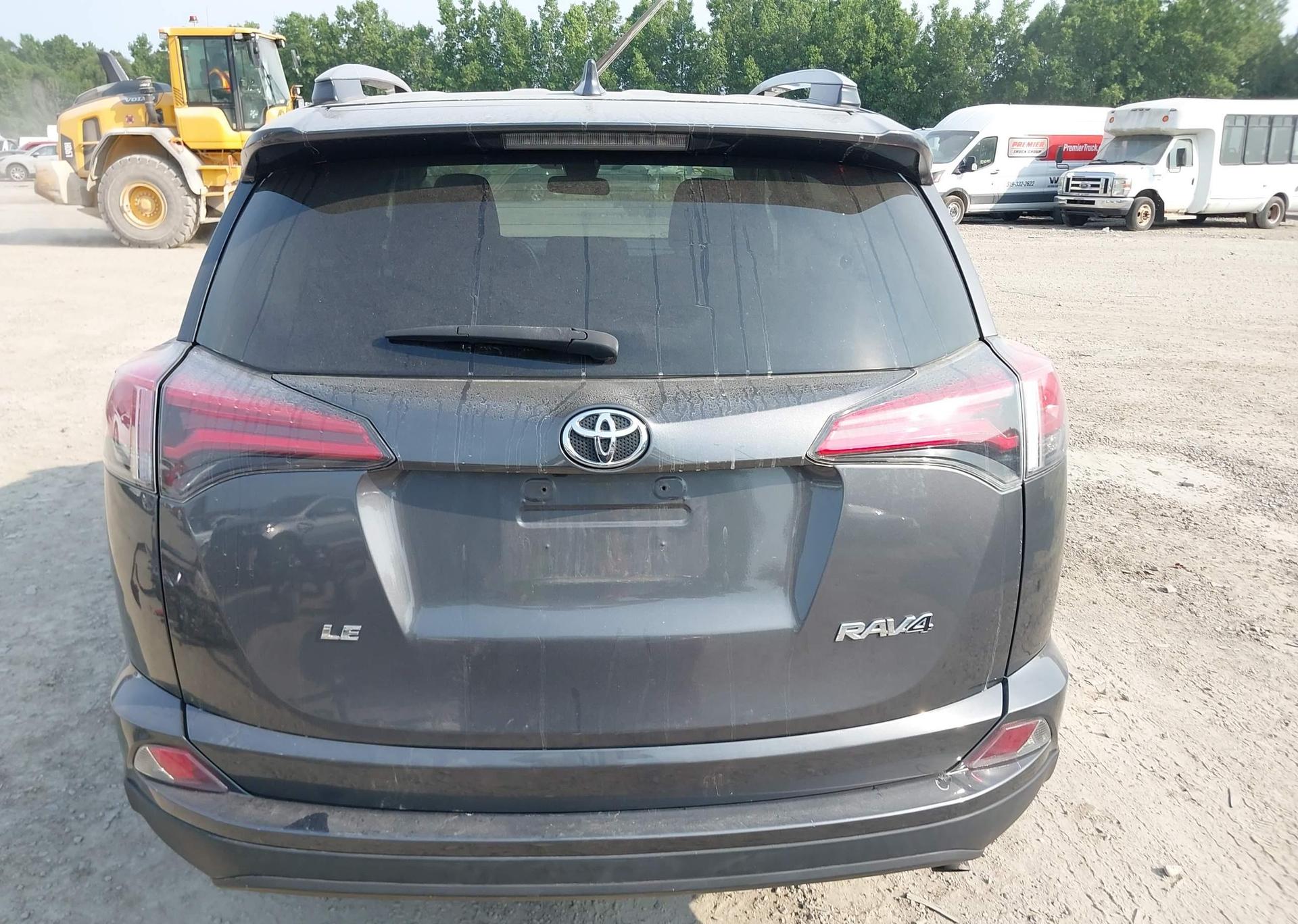 2018 TOYOTA RAV4 LE