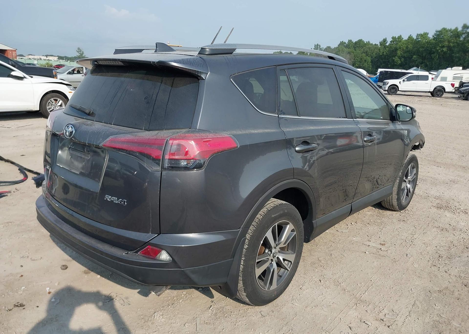 2018 TOYOTA RAV4 LE