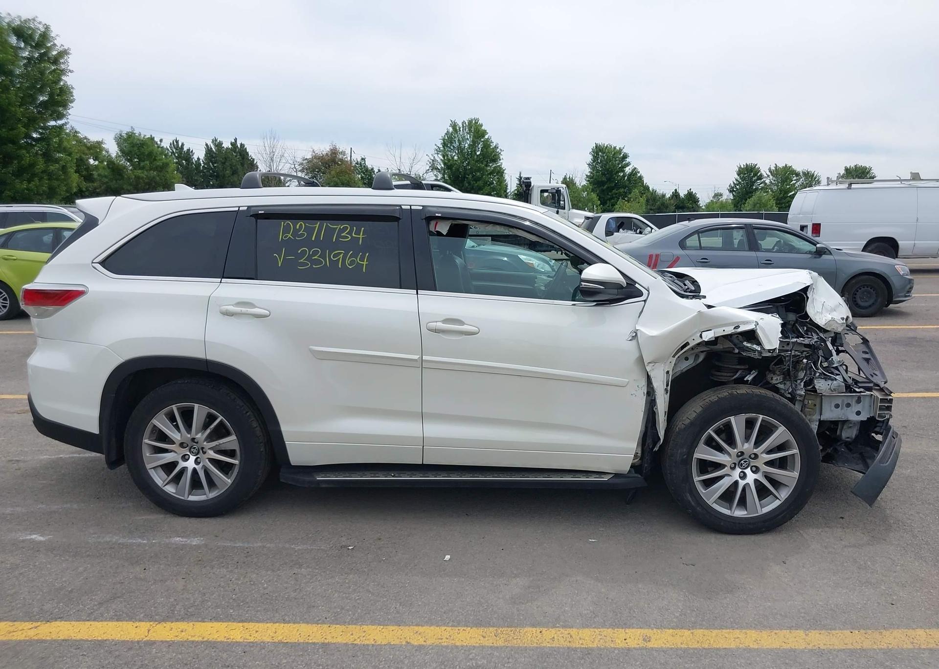 2016 TOYOTA highlander xle