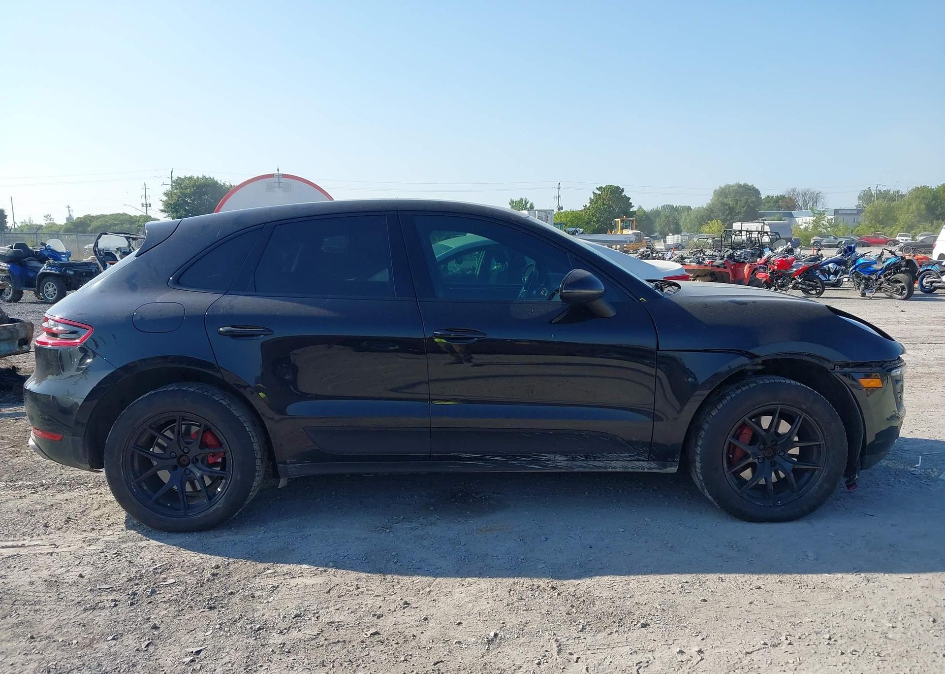 2018 PORSCHE MACAN