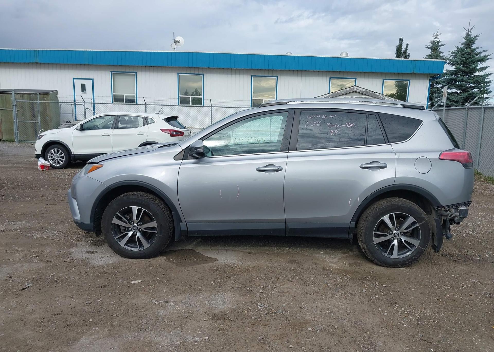 2017 TOYOTA RAV4 XLE