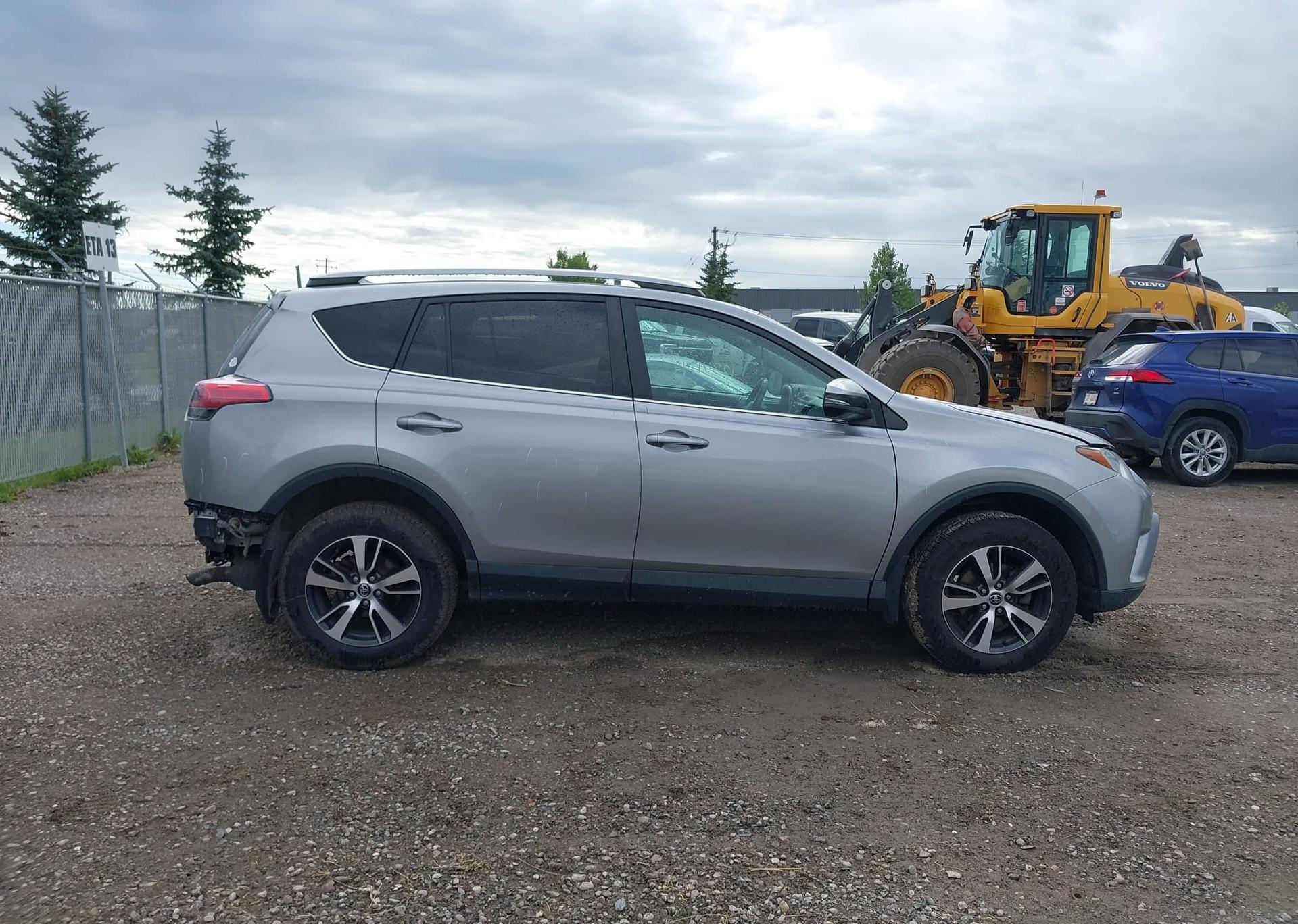 2017 TOYOTA RAV4 XLE