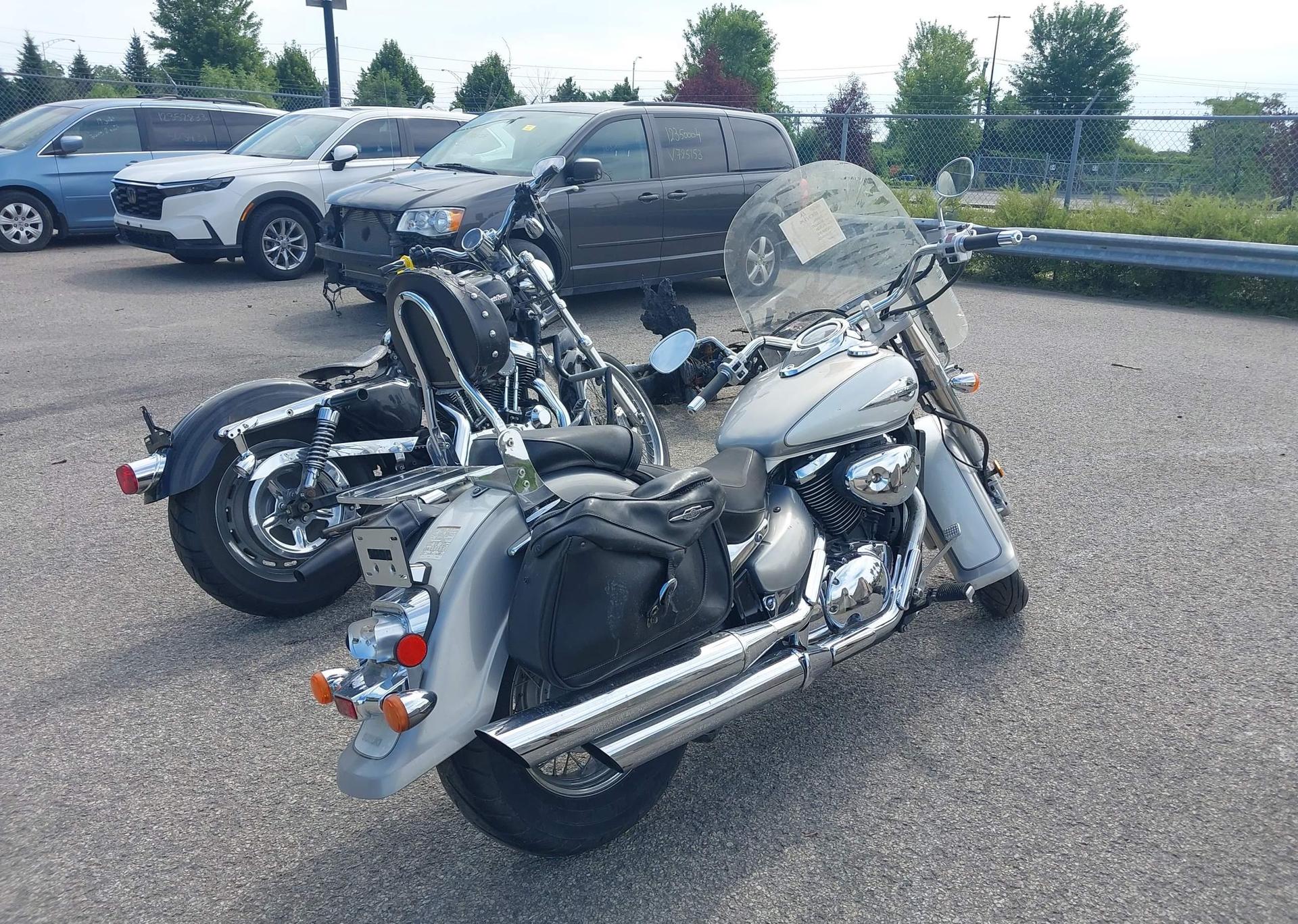 2004 SUZUKI VL800