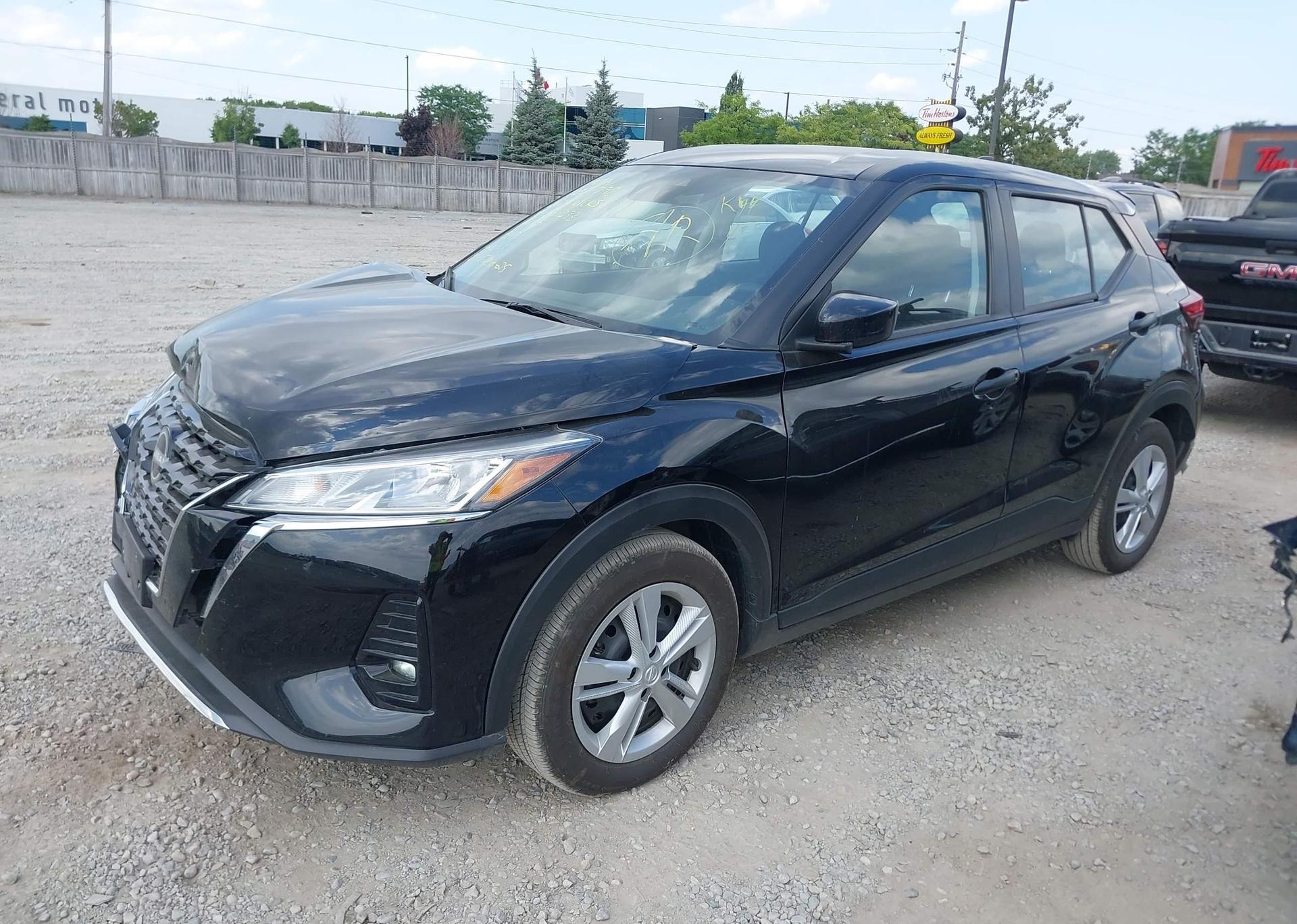 2024 NISSAN KICKS