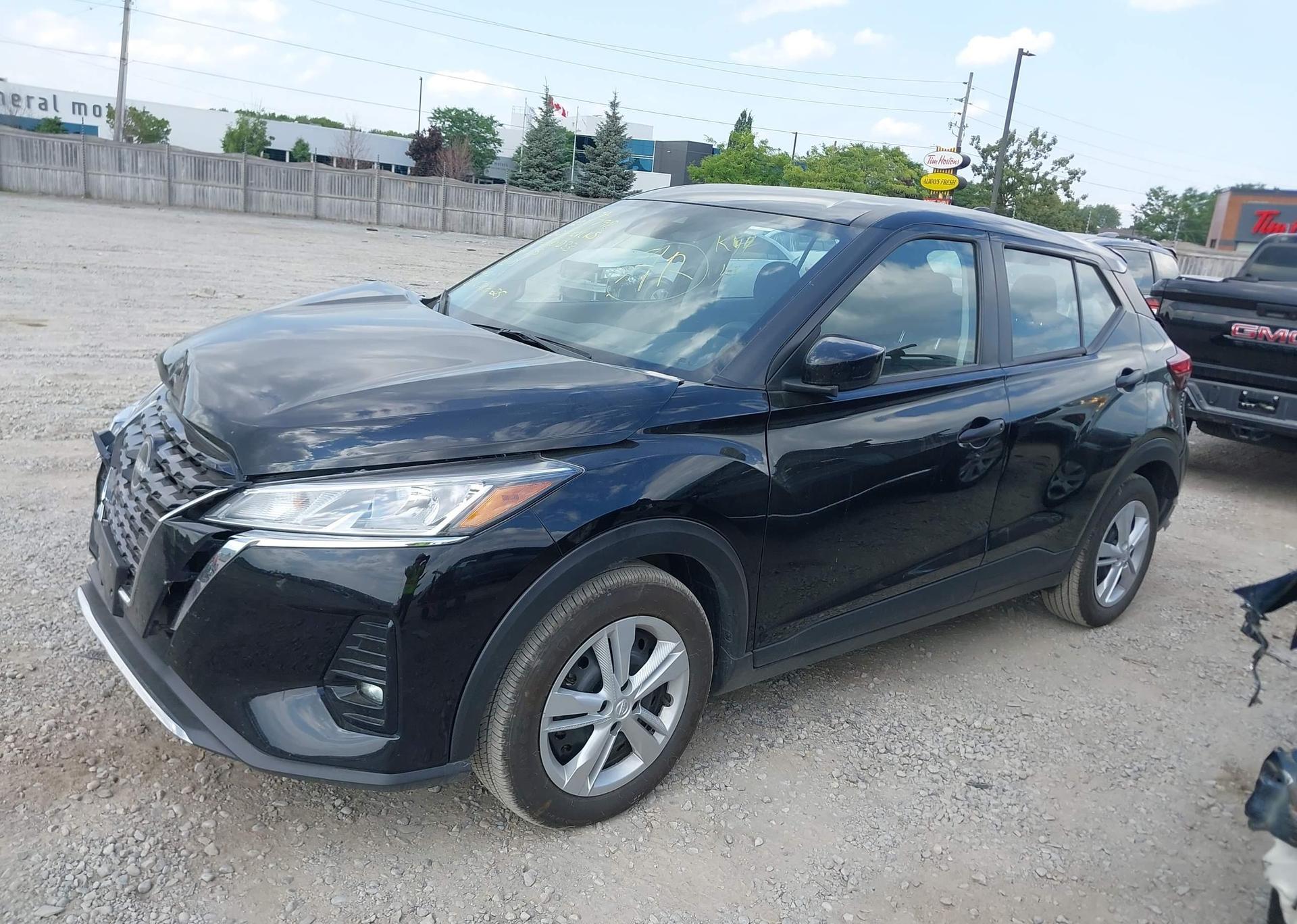 2024 NISSAN KICKS
