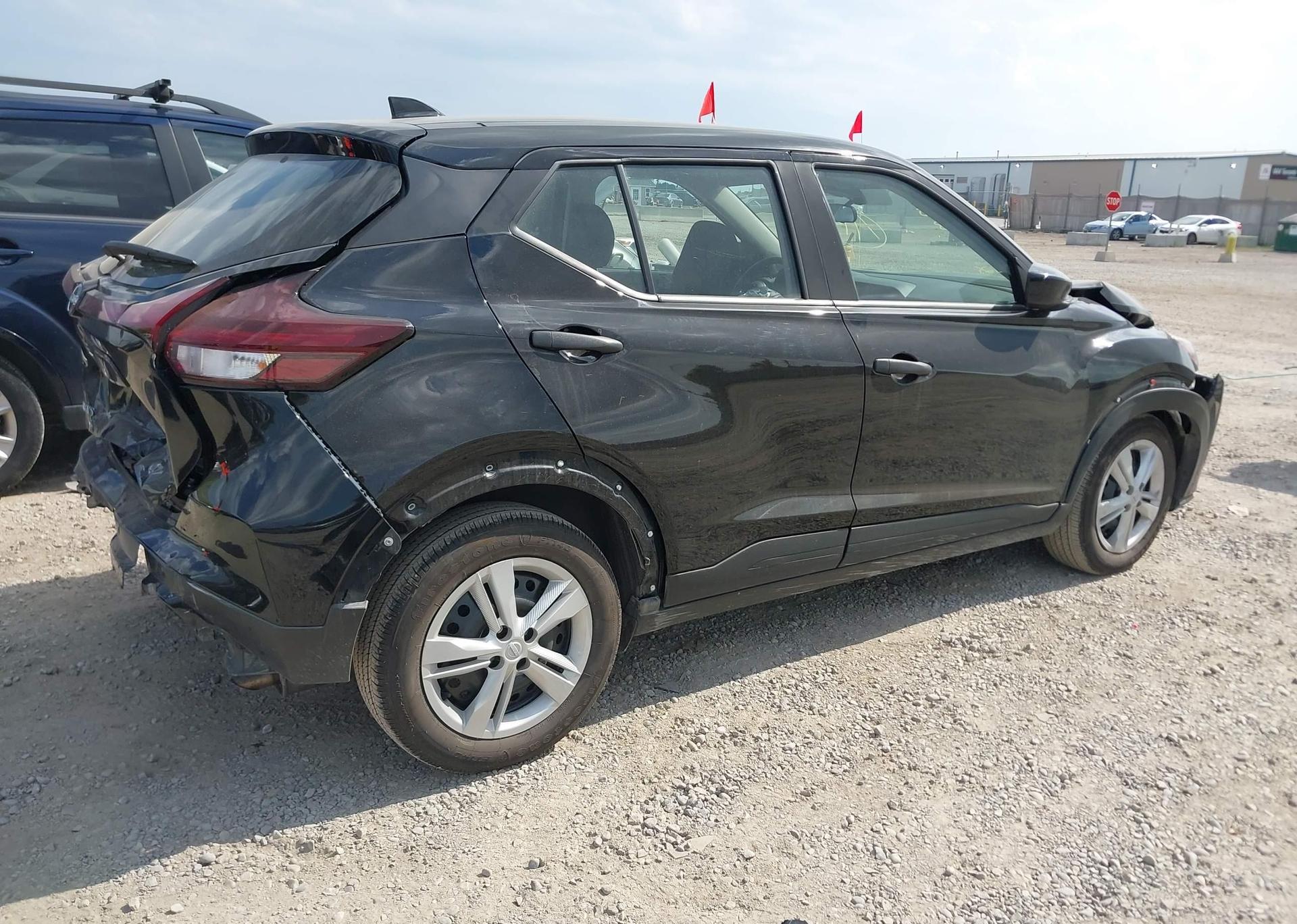 2024 NISSAN KICKS