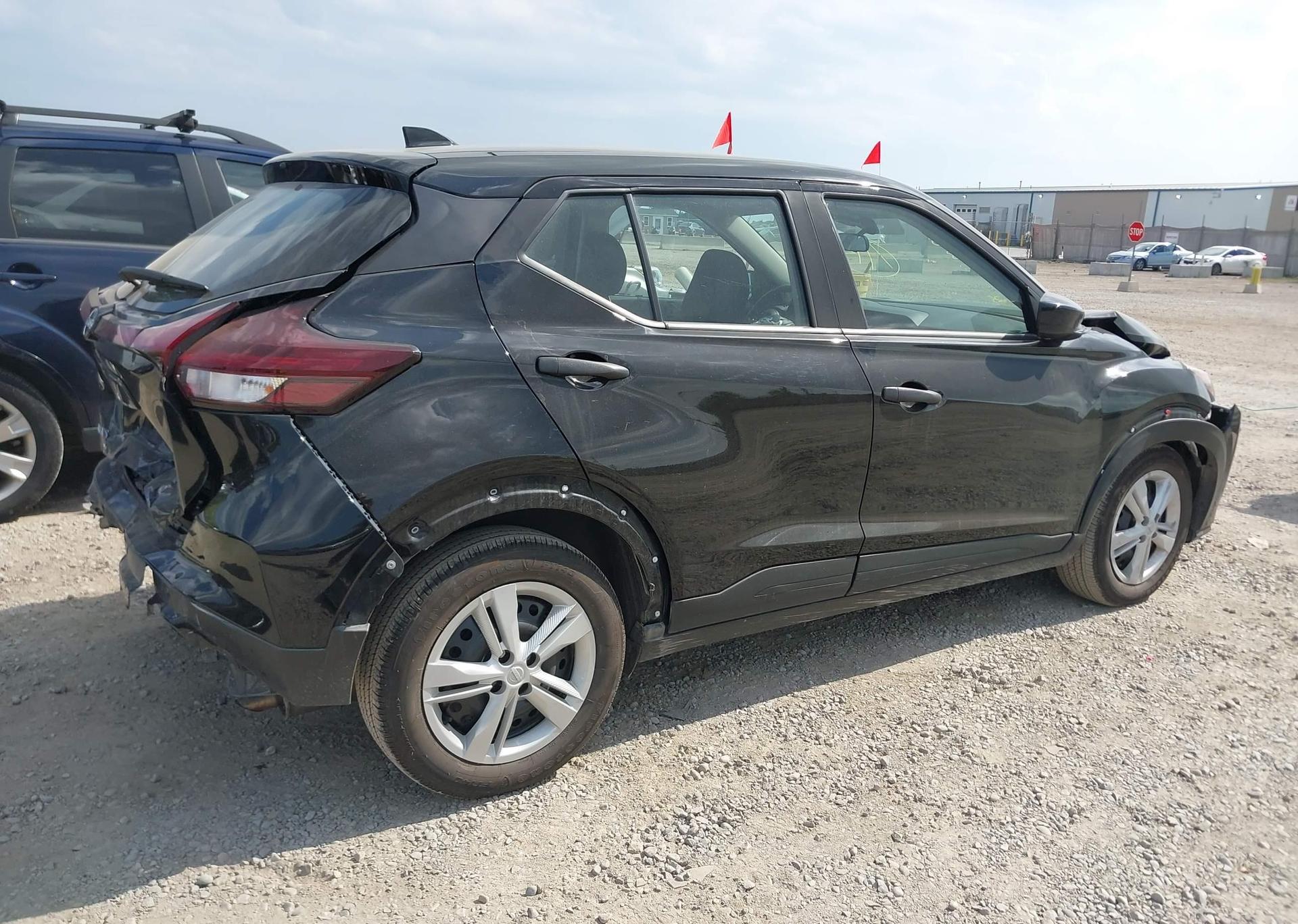 2024 NISSAN KICKS