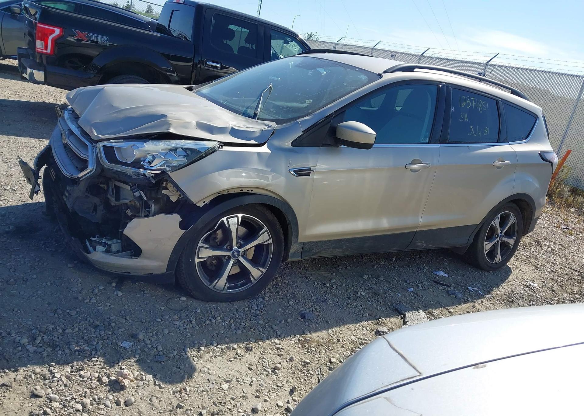 2017 FORD ESCAPE SE