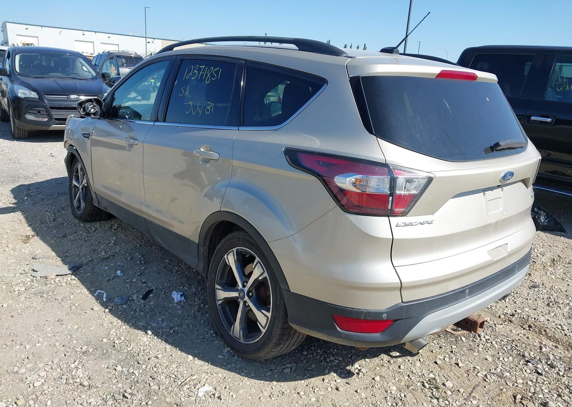 2017 FORD ESCAPE SE