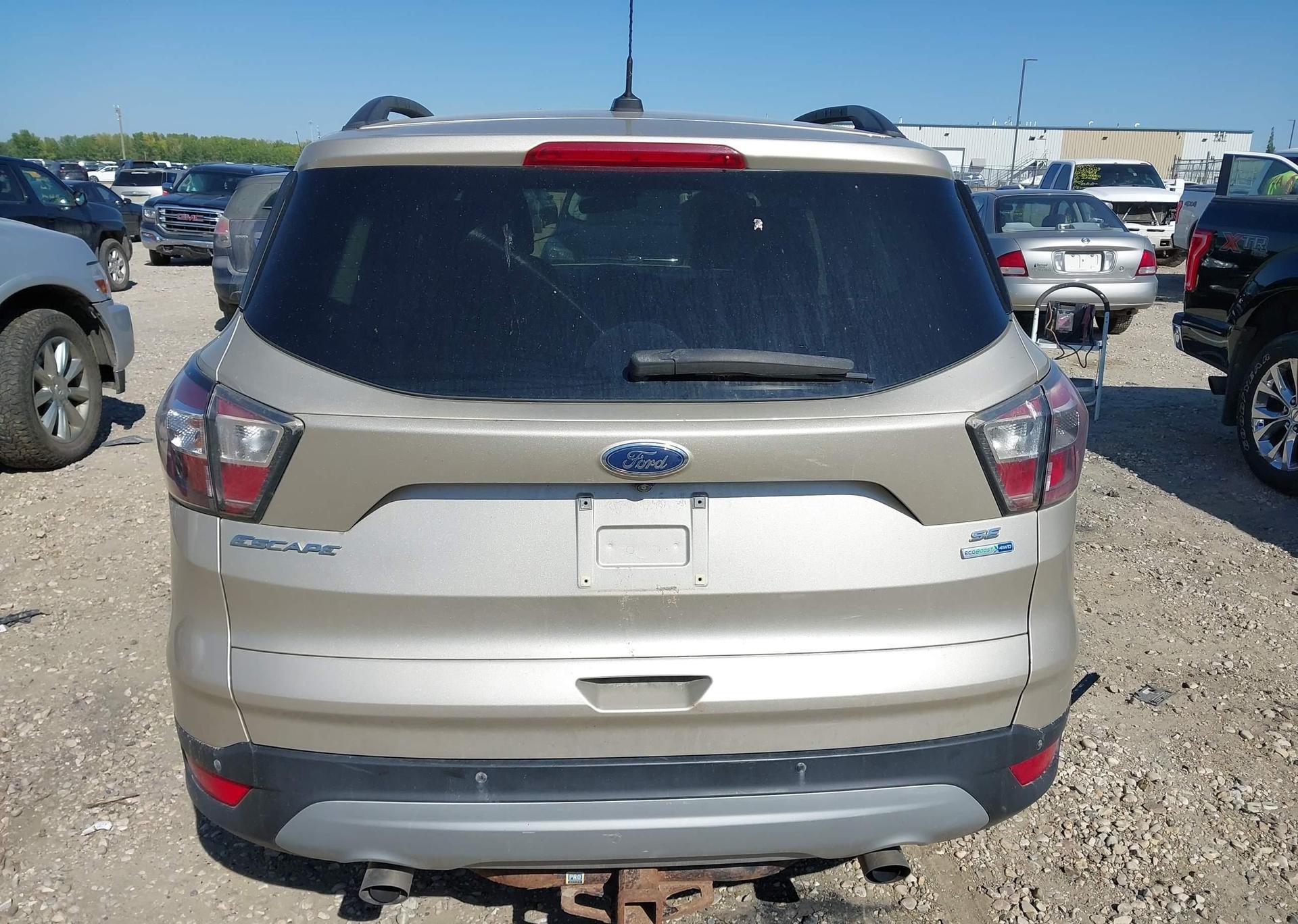 2017 FORD ESCAPE SE