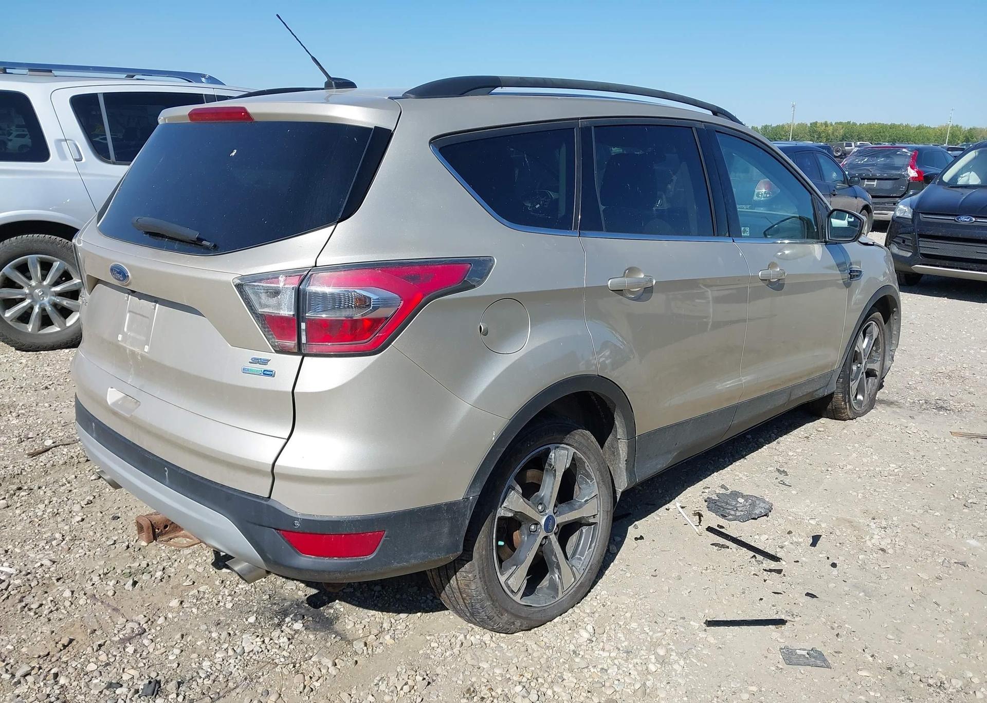 2017 FORD ESCAPE SE