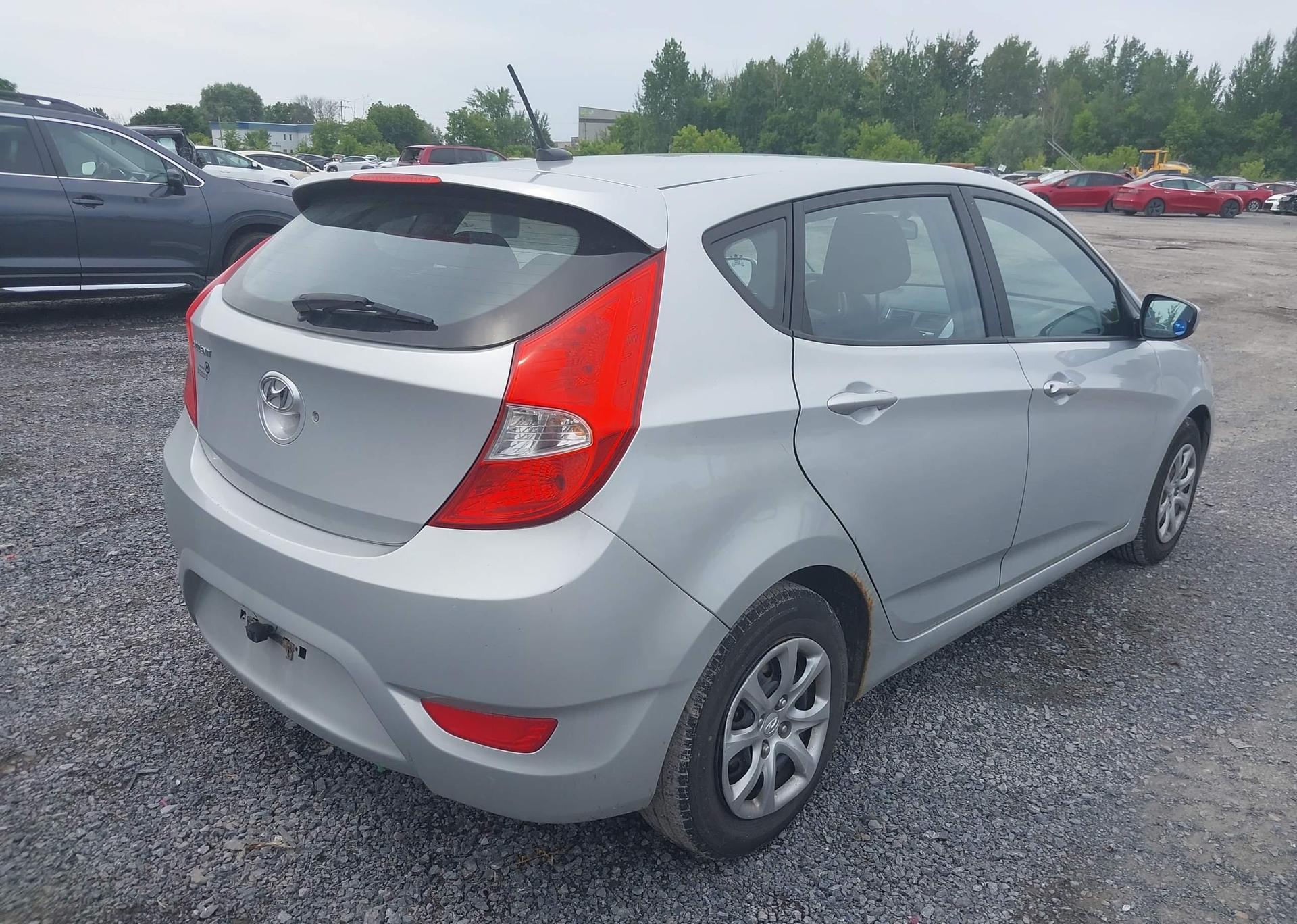 2014 HYUNDAI ACCENT GL