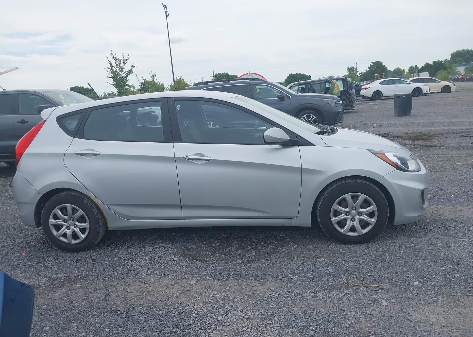 2014 HYUNDAI ACCENT GL