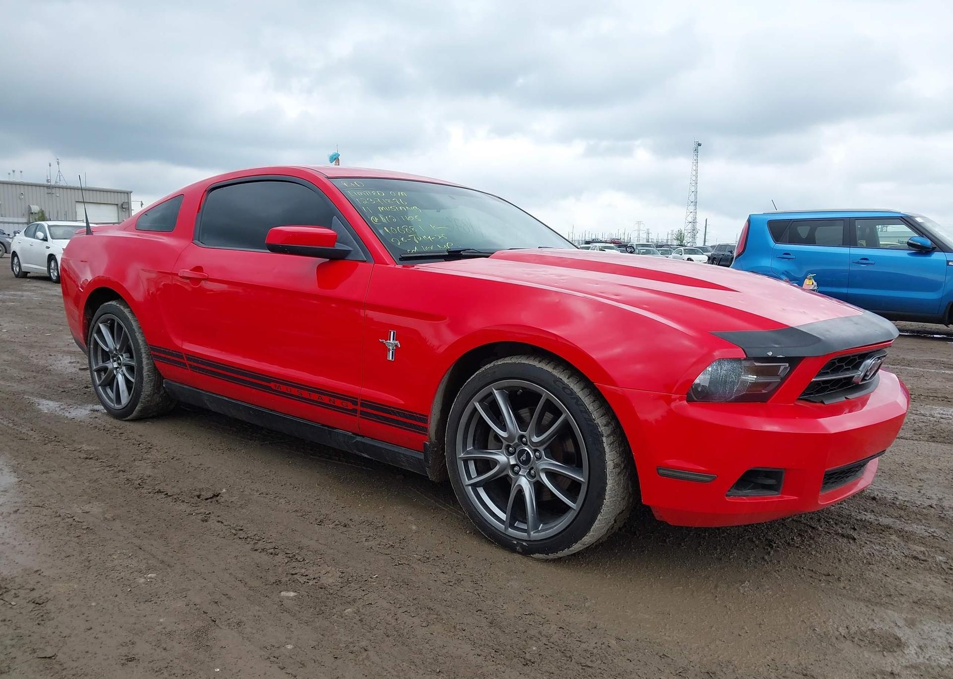 2011 FORD MUSTANG V6