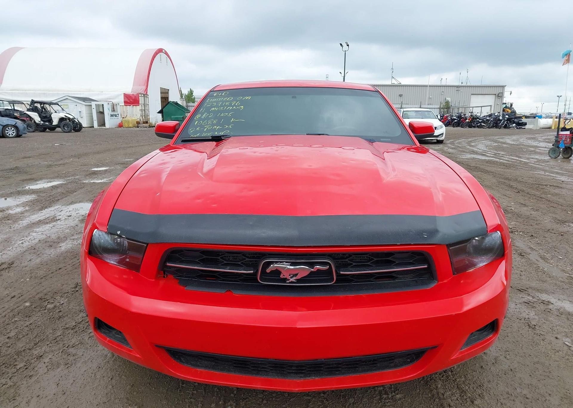 2011 FORD MUSTANG V6