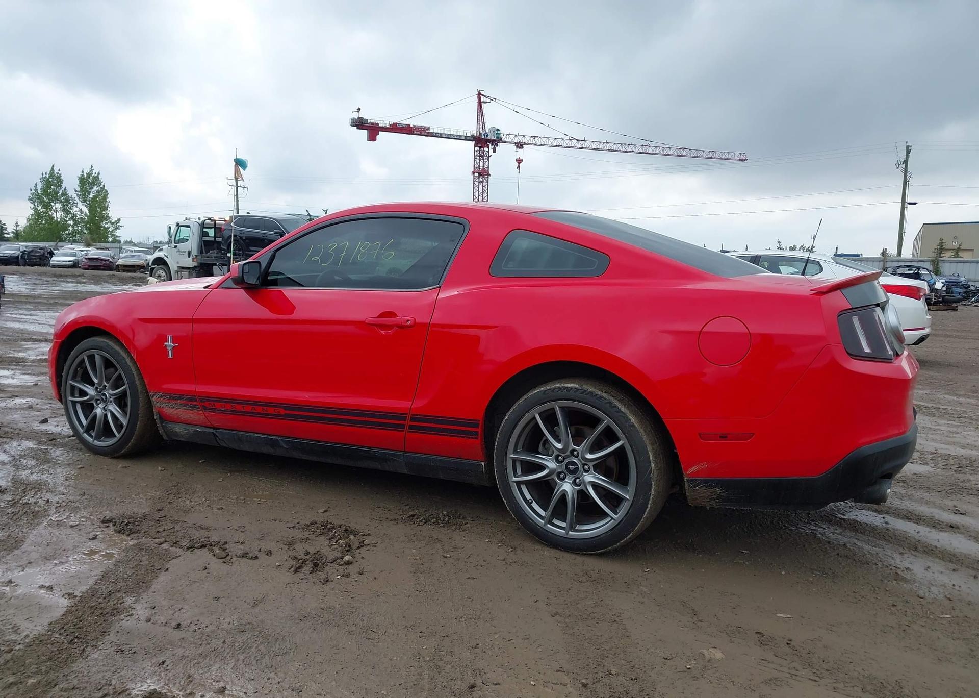 2011 FORD MUSTANG V6