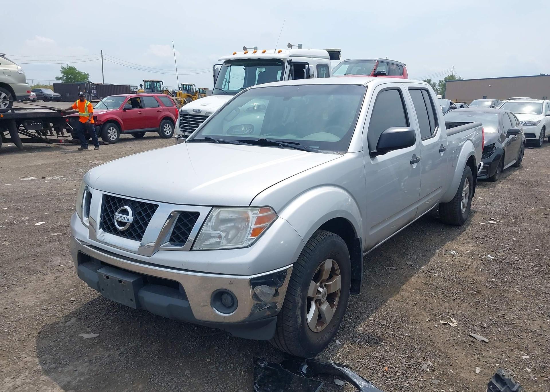 2012 NISSAN FRONTIER SV