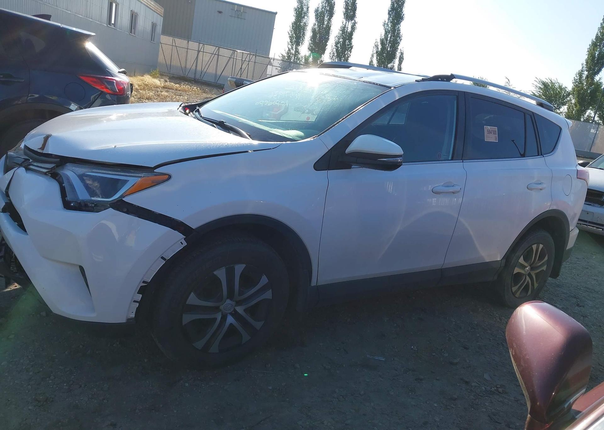 2016 TOYOTA RAV4 LE