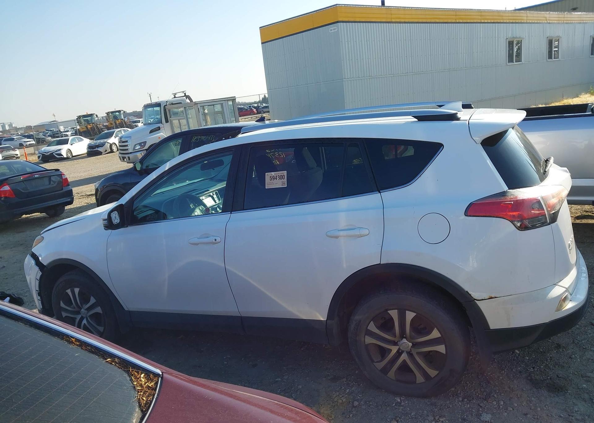 2016 TOYOTA RAV4 LE