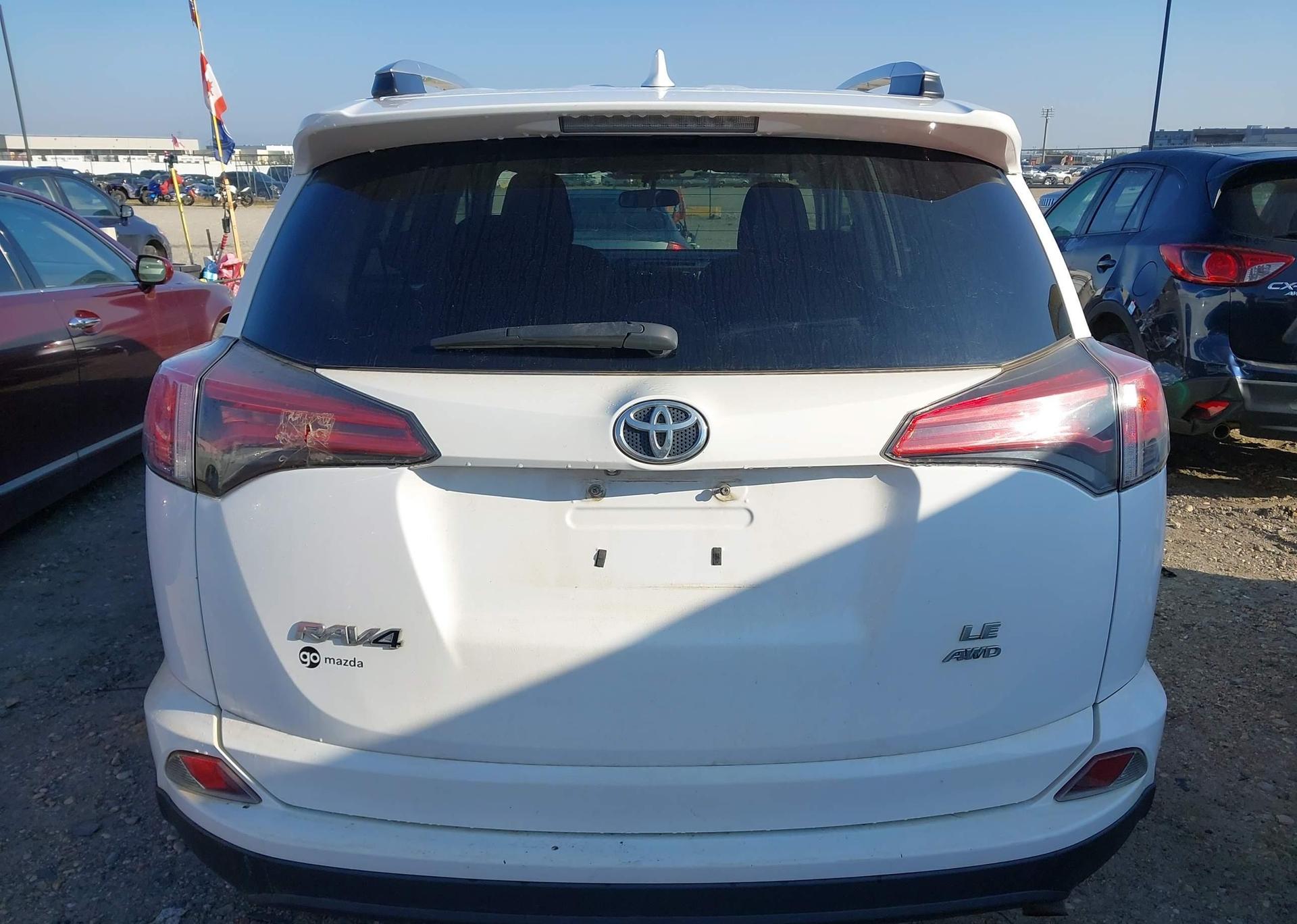 2016 TOYOTA RAV4 LE