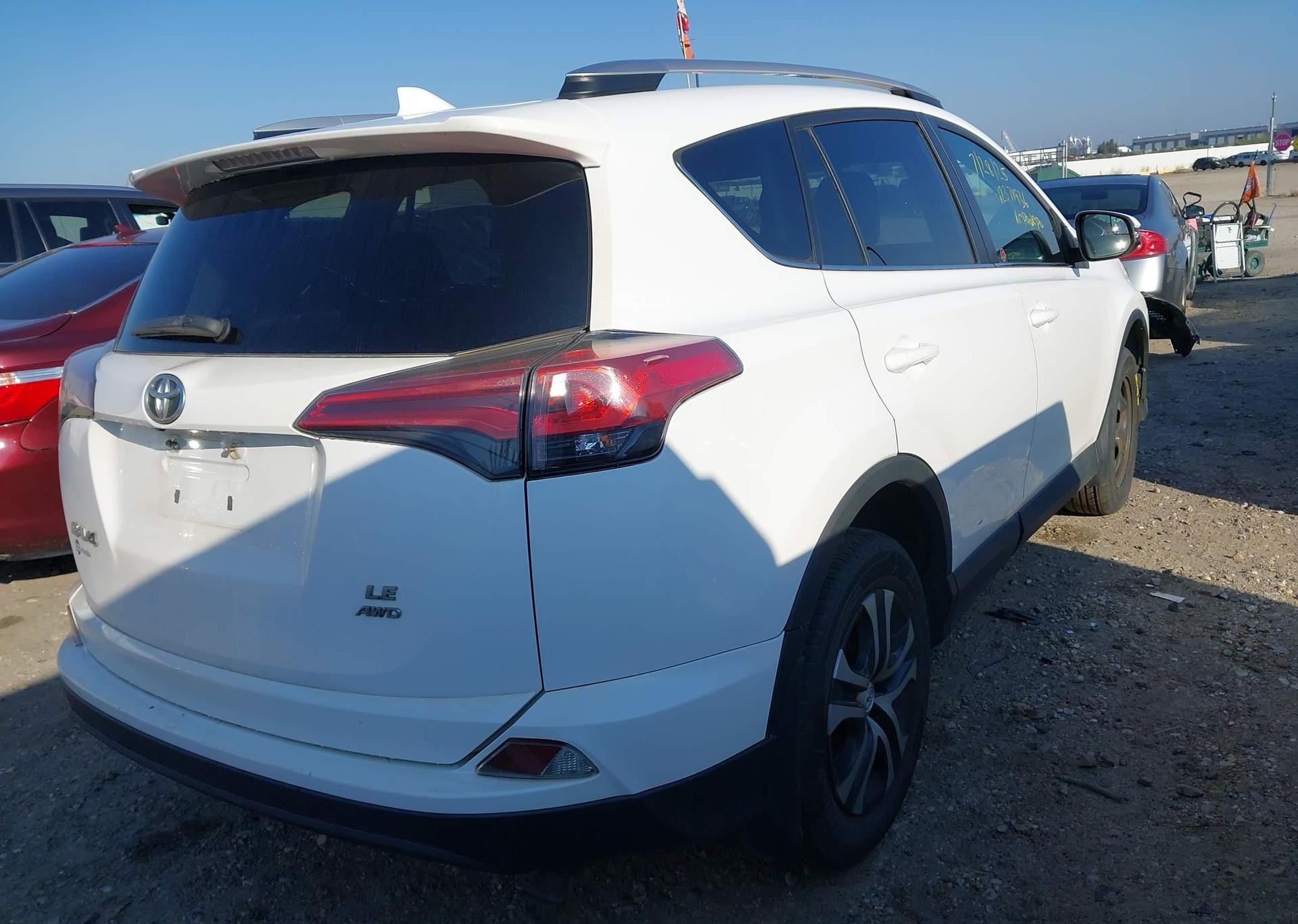 2016 TOYOTA RAV4 LE