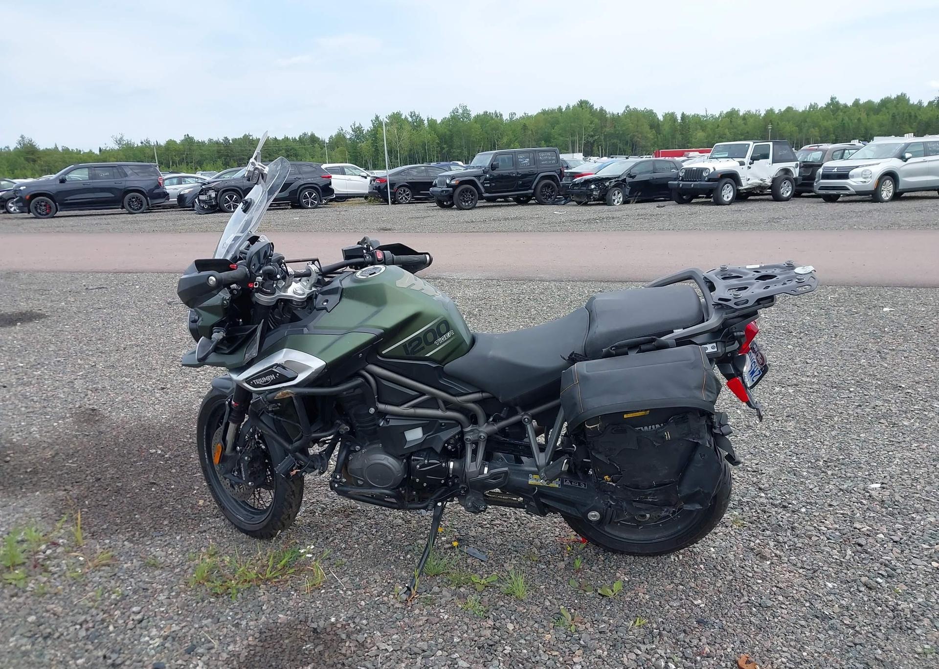 2018 TRIUMPH MOTORCYCLE EXPLORER XCX