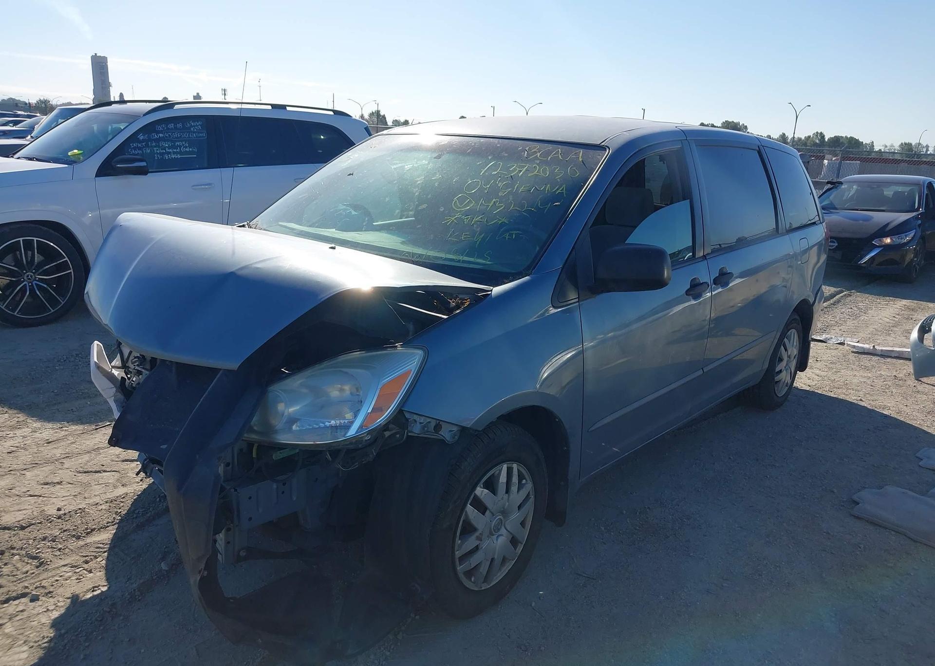 2004 TOYOTA SIENNA CE