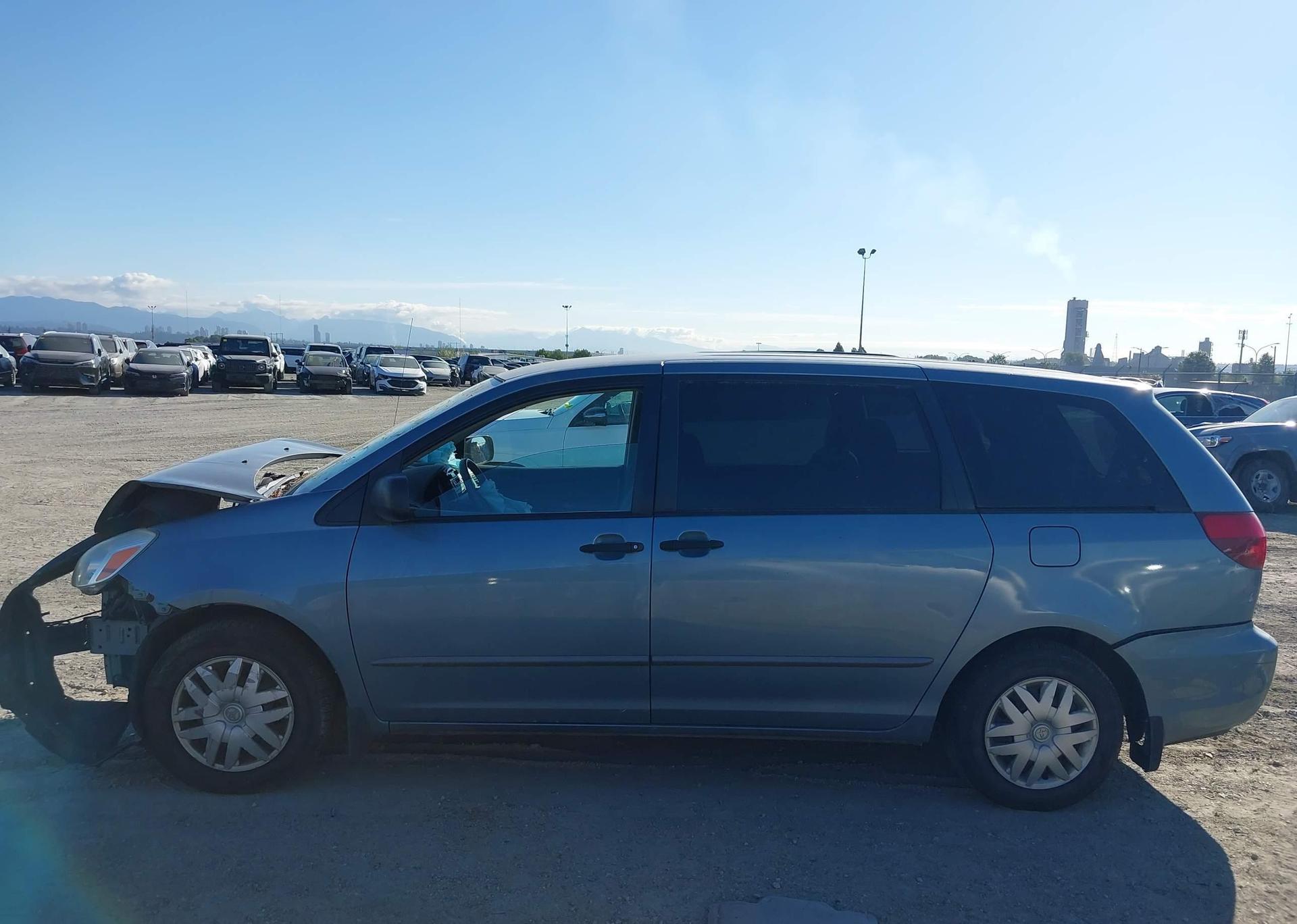 2004 TOYOTA SIENNA CE