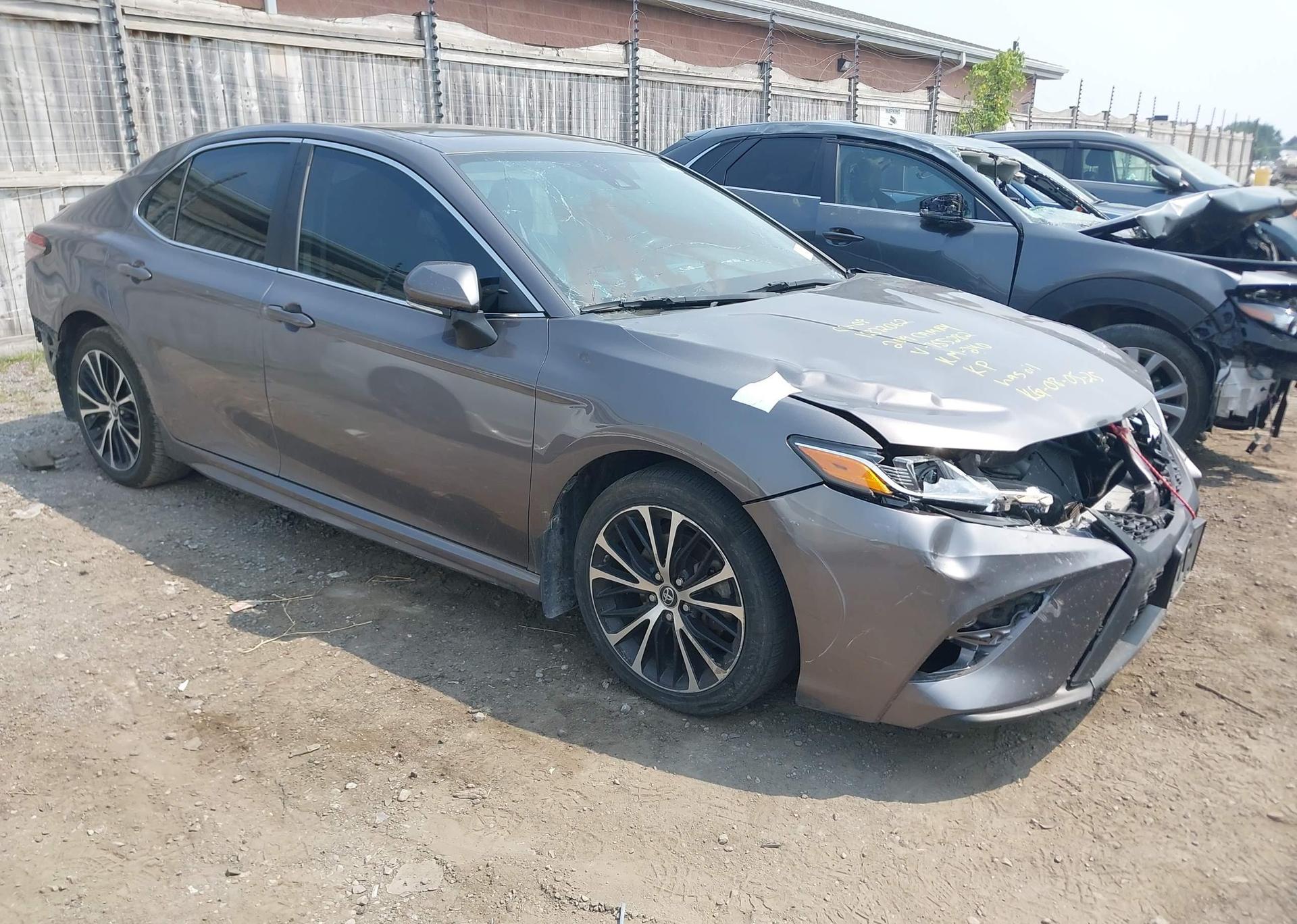2019 TOYOTA CAMRY SE