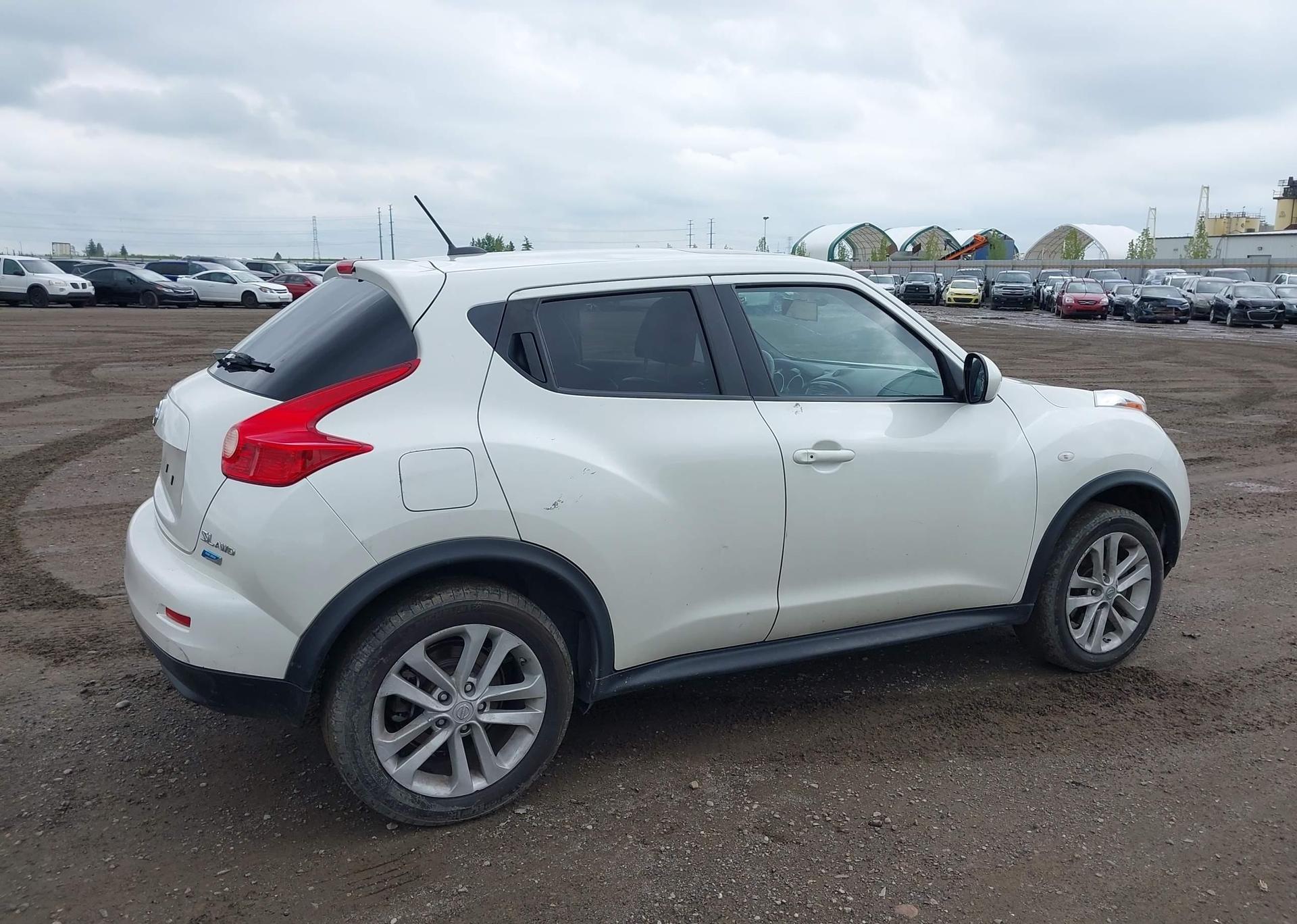 2013 NISSAN JUKE S