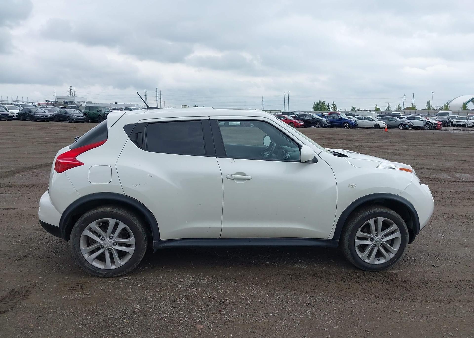 2013 NISSAN JUKE S