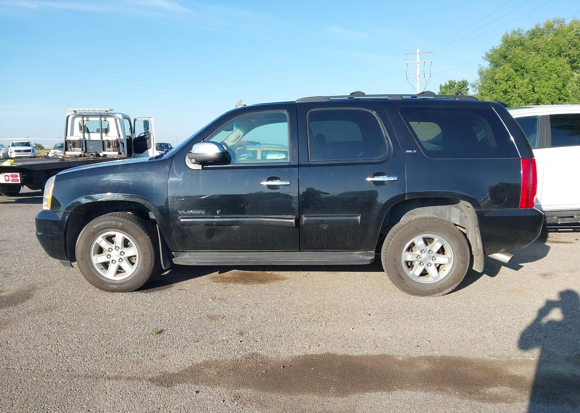 2011 GMC YUKON SLT