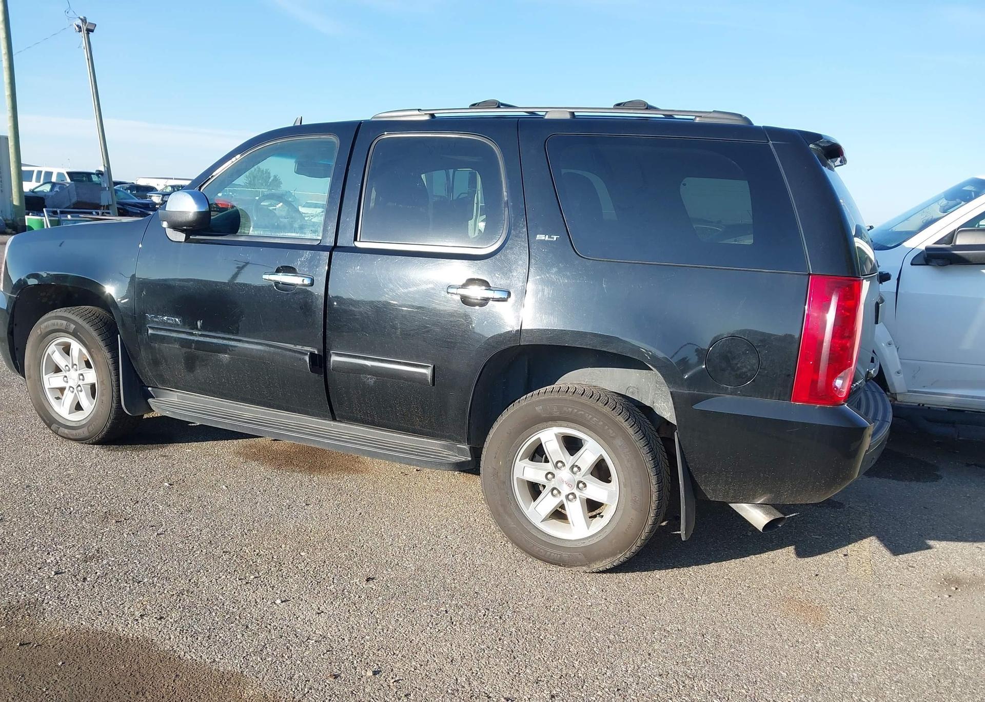 2011 GMC YUKON SLT