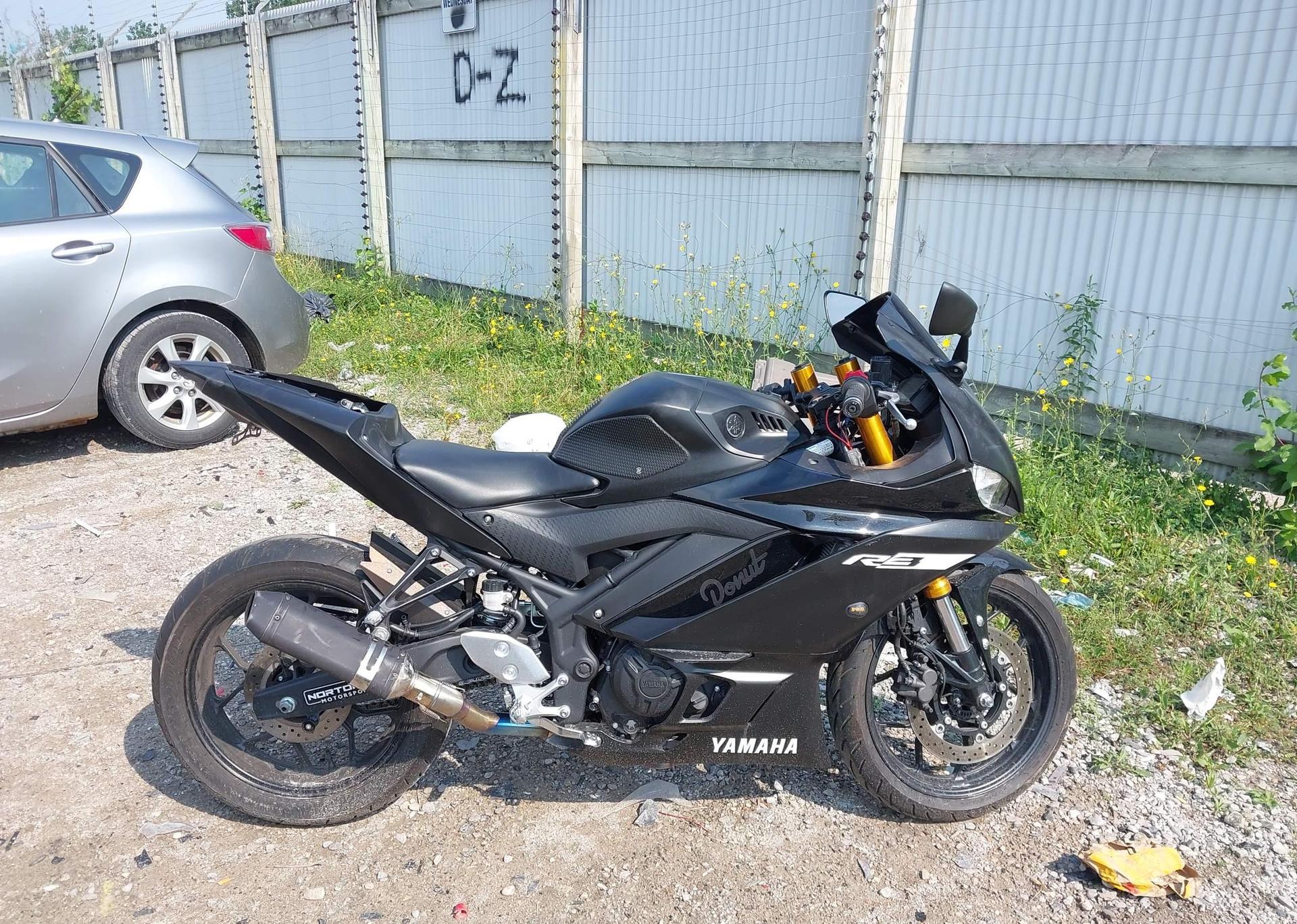2019 YAMAHA YZFR3 A