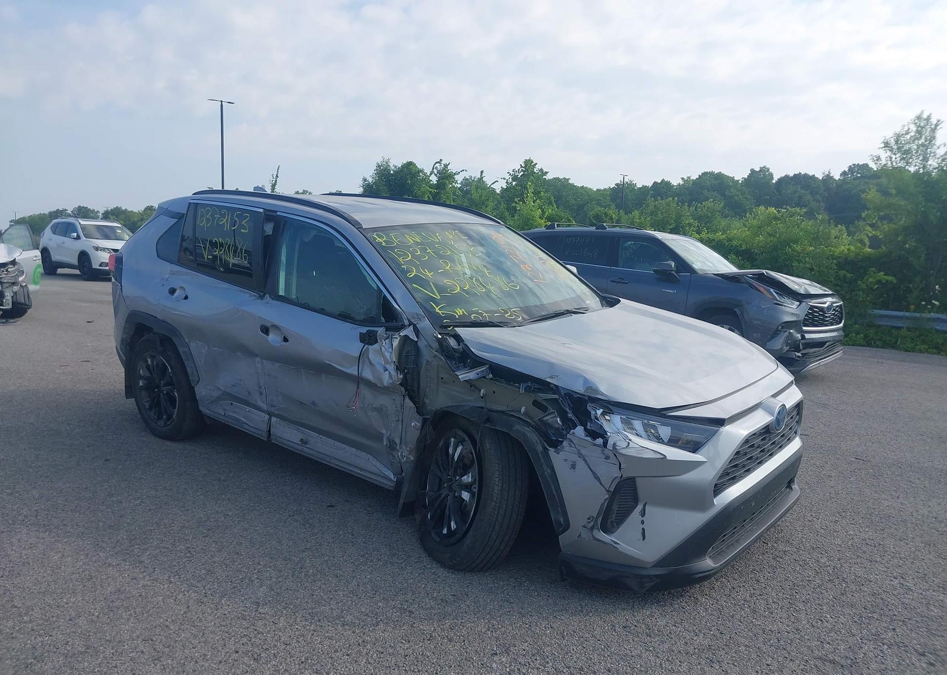 2024 TOYOTA RAV4 HYBRID LE