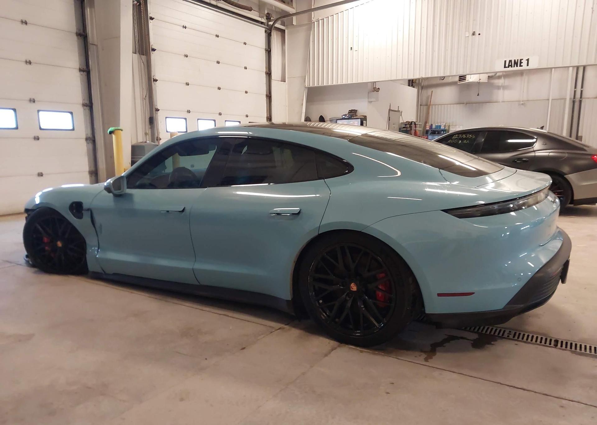 2022 PORSCHE TAYCAN 4S