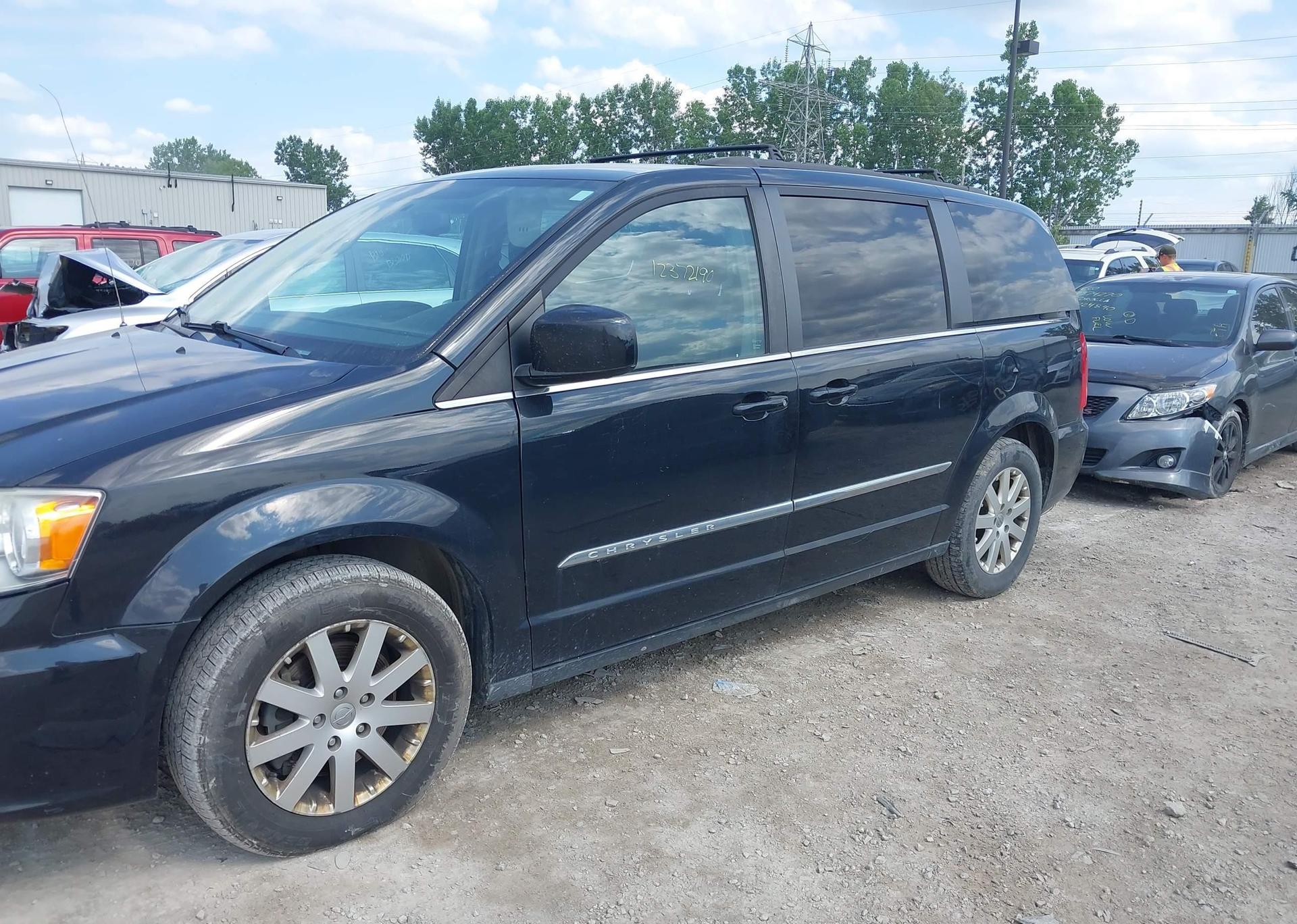 2014 CHRYSLER TOWN & COUNTRY TOURING