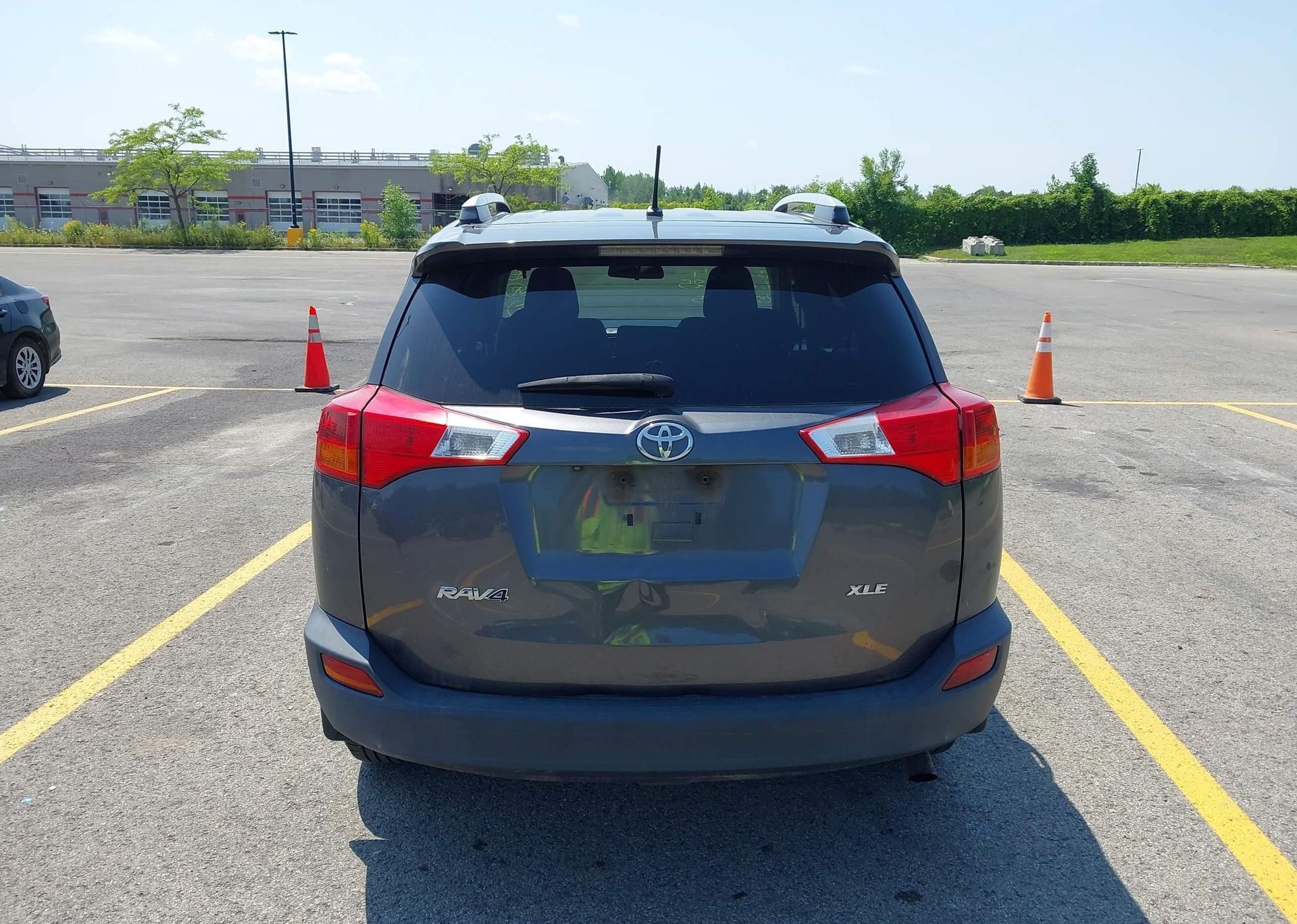 2013 TOYOTA RAV4 XLE
