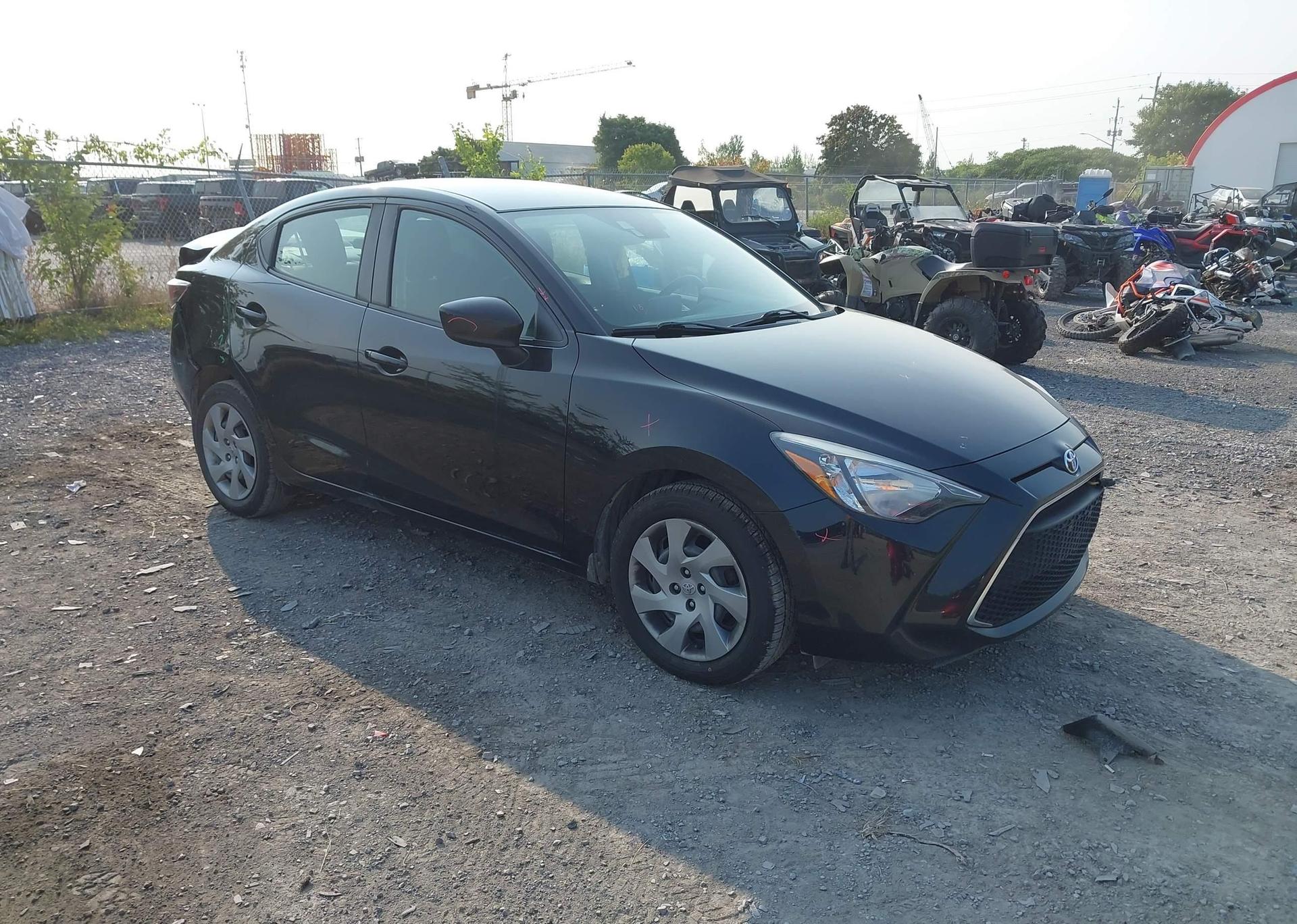 2019 TOYOTA YARIS XLE