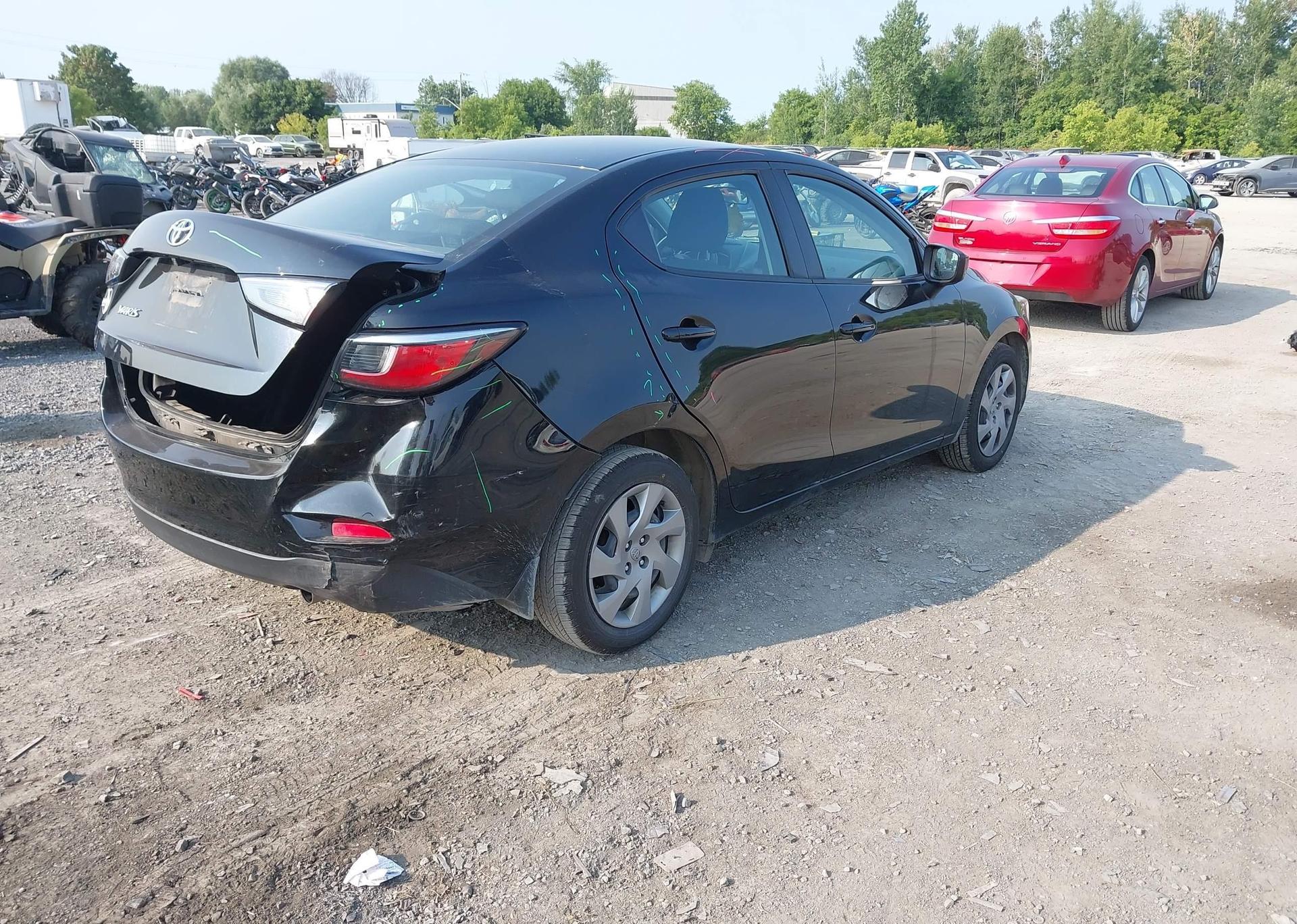 2019 TOYOTA YARIS XLE