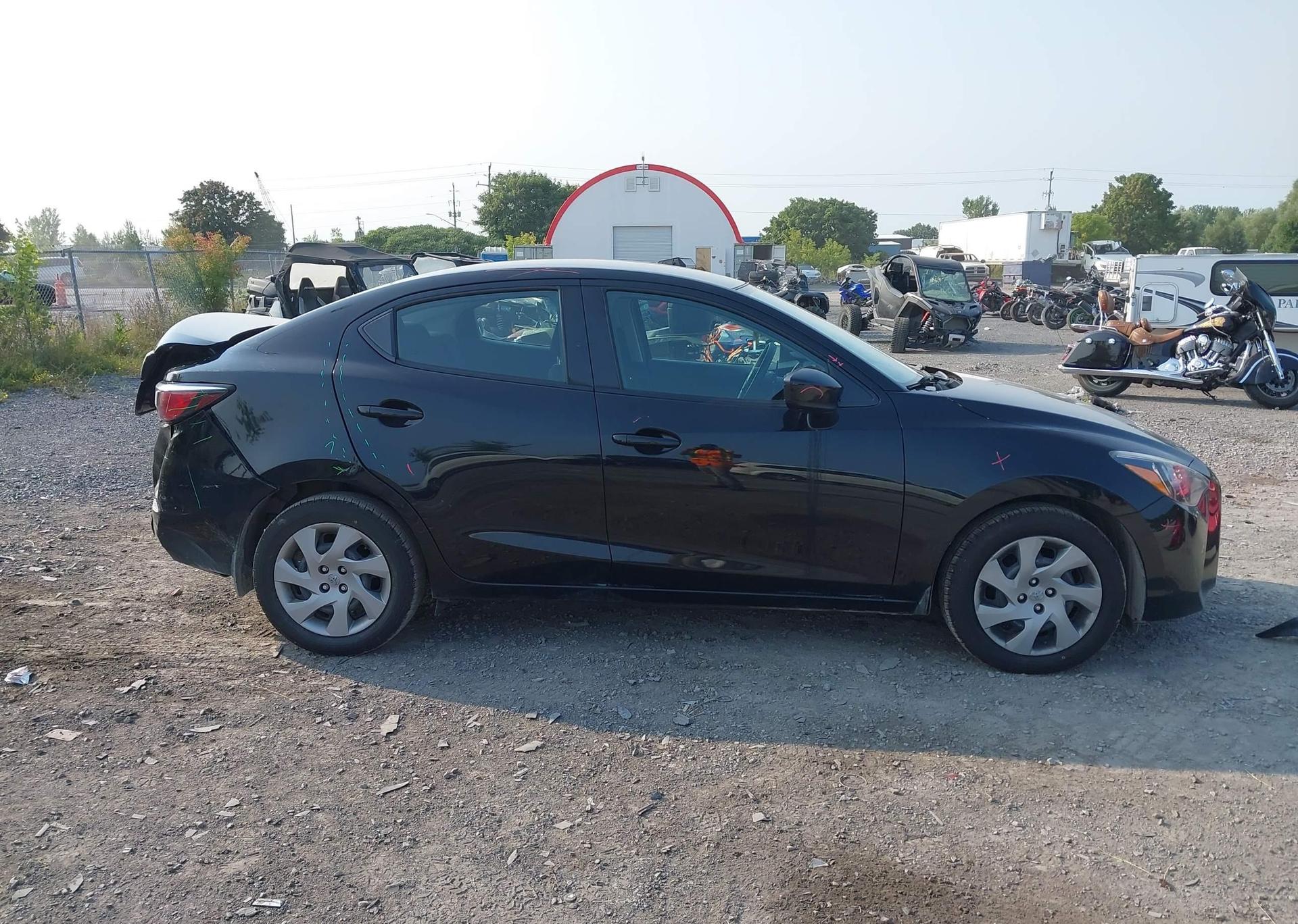 2019 TOYOTA YARIS XLE