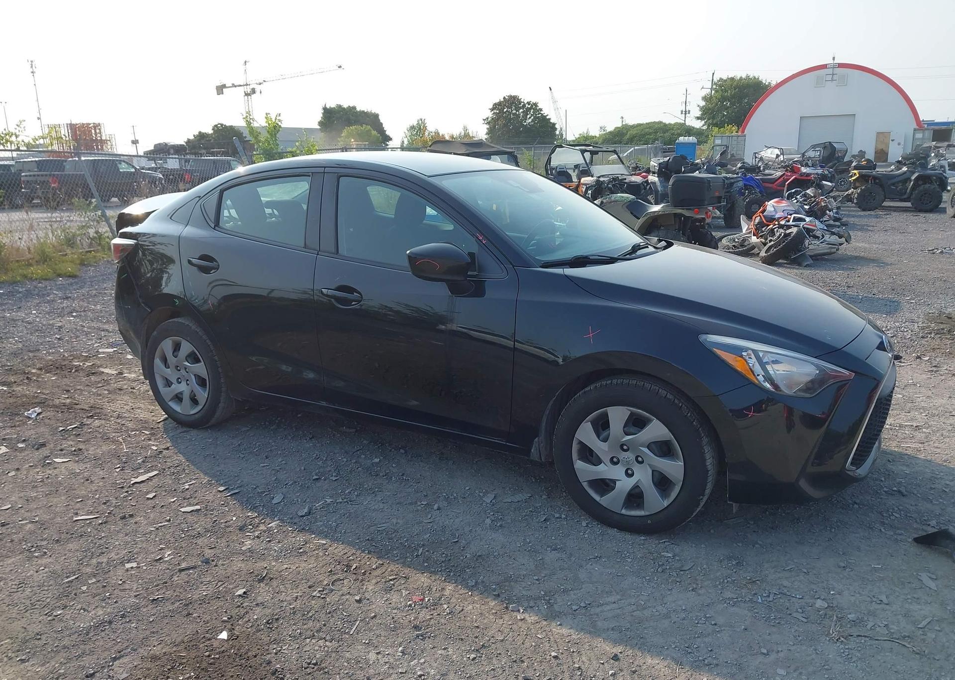 2019 TOYOTA YARIS XLE