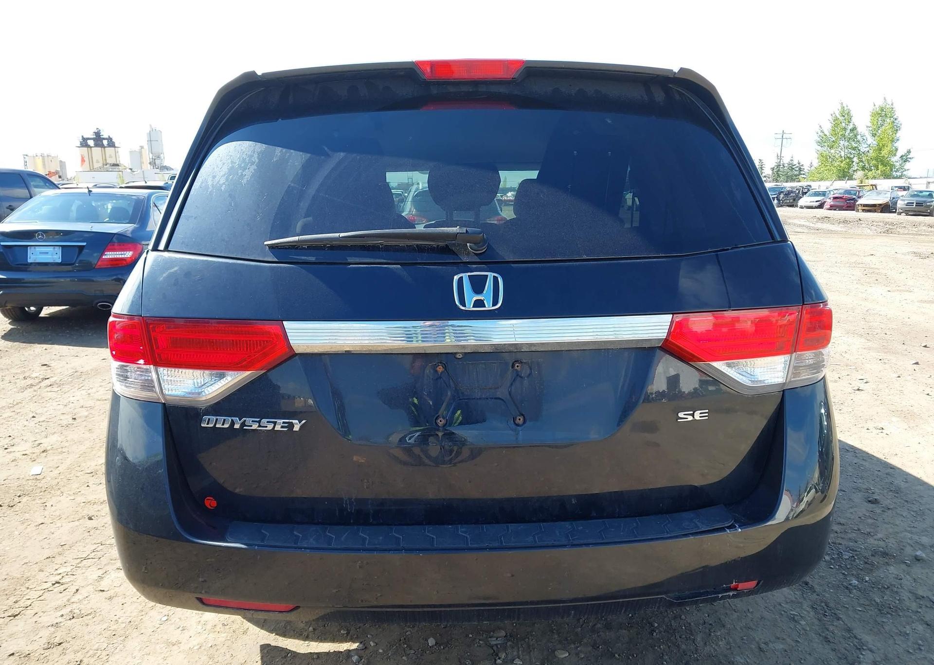 2016 HONDA Odyssey se