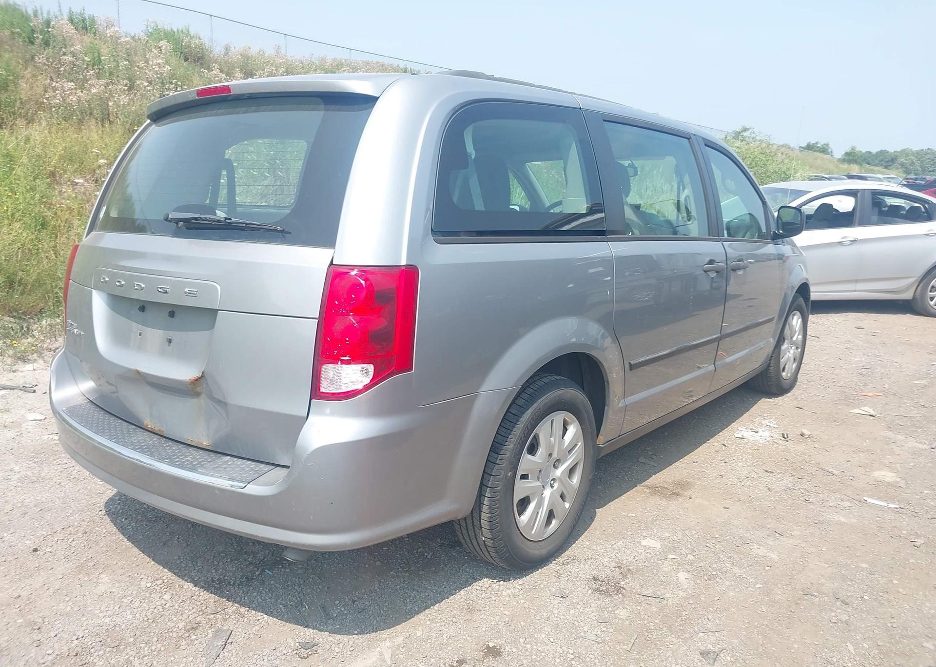 2013 DODGE GRAND CARAVAN SE