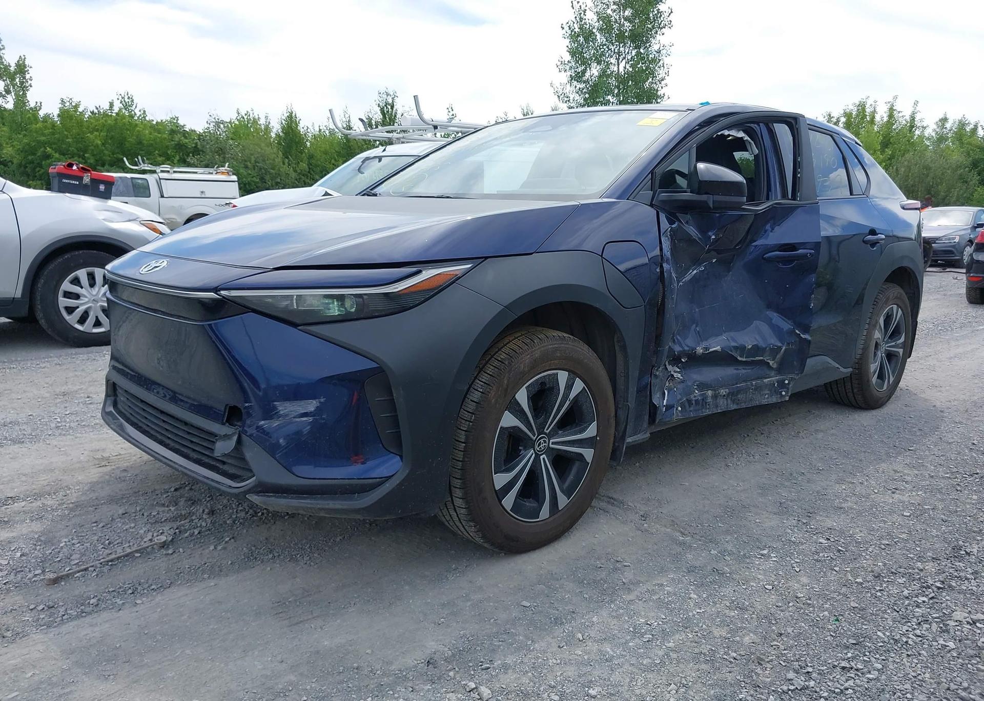 2023 TOYOTA BZ4X XLE