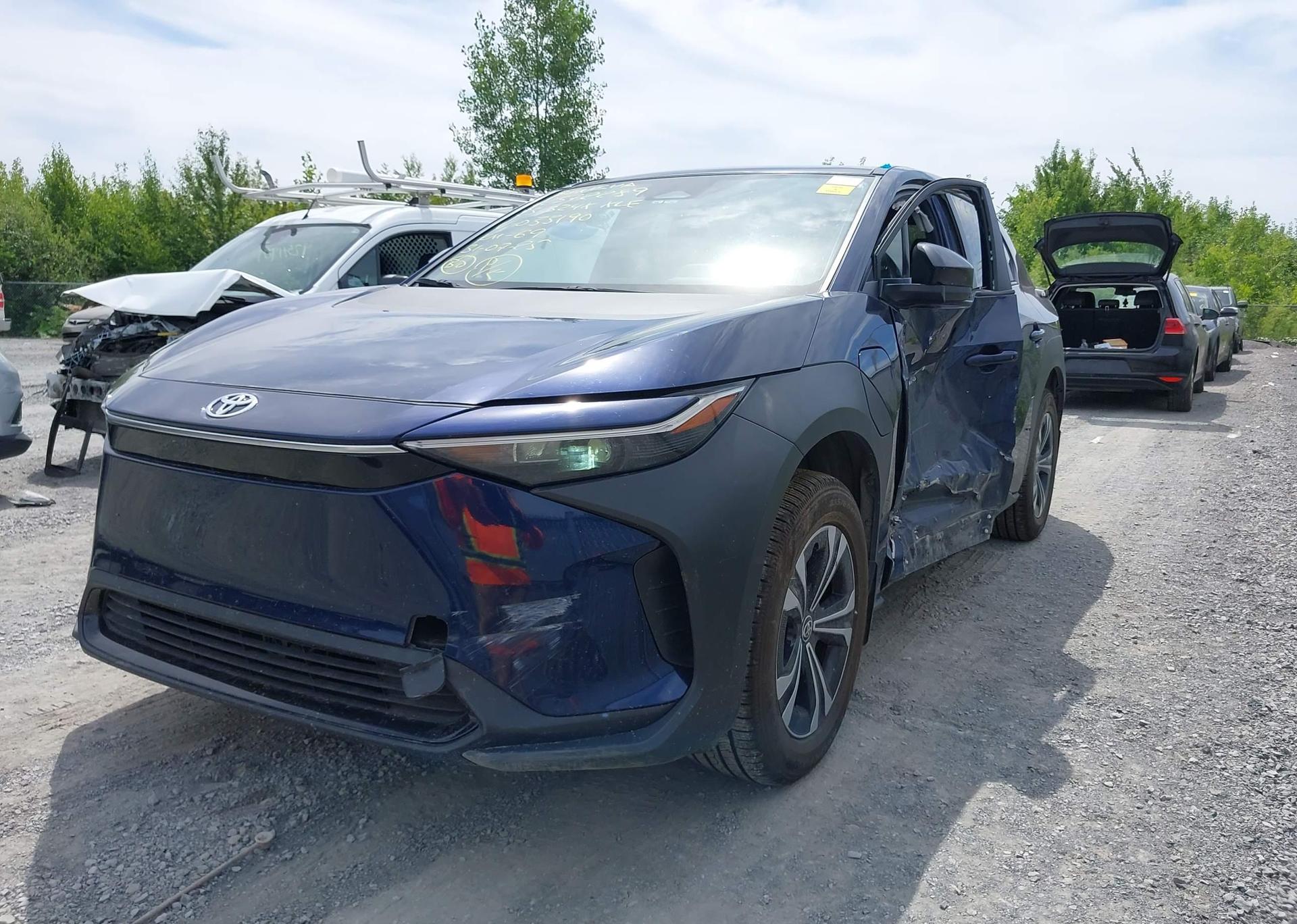 2023 TOYOTA BZ4X XLE
