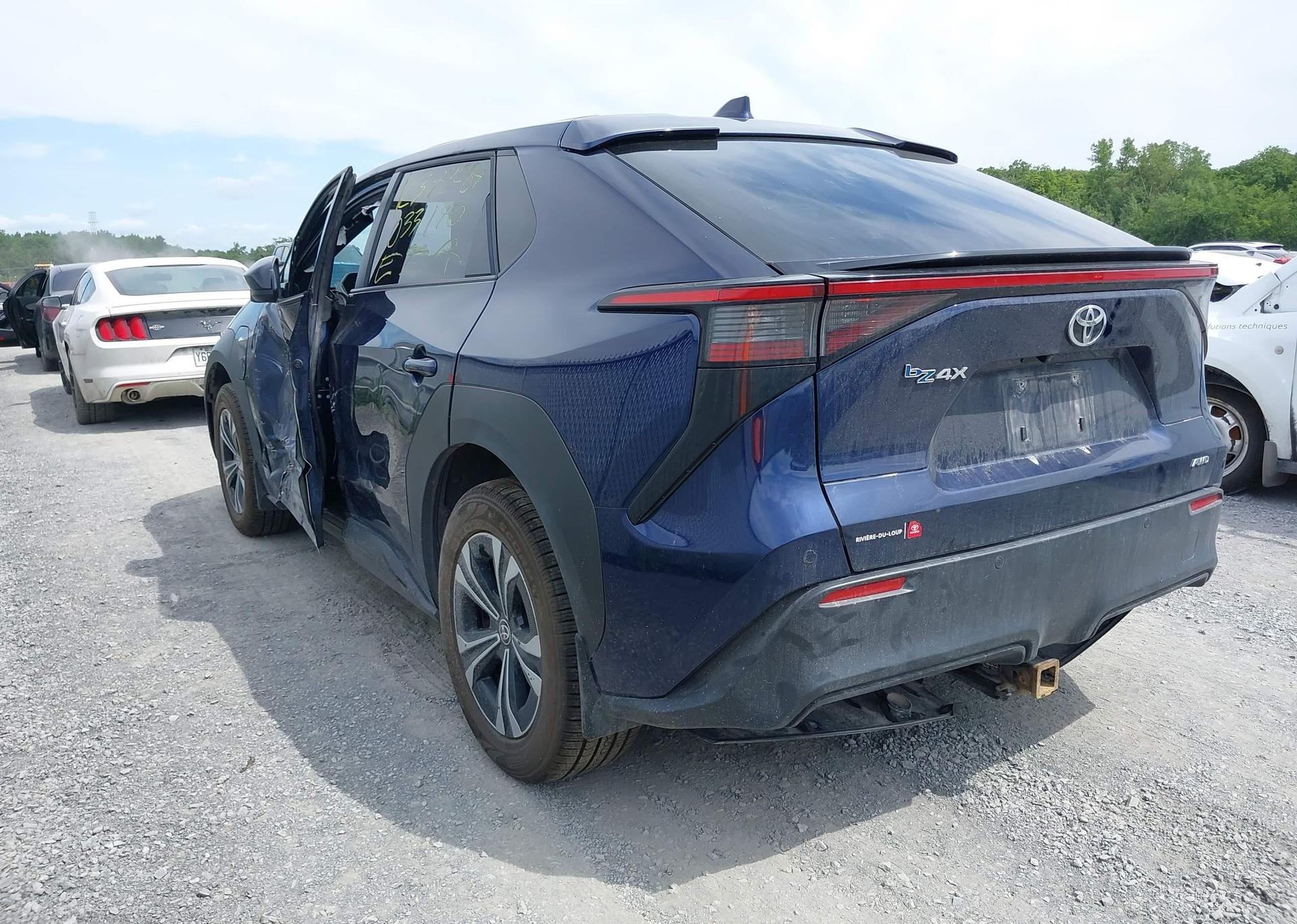 2023 TOYOTA BZ4X XLE