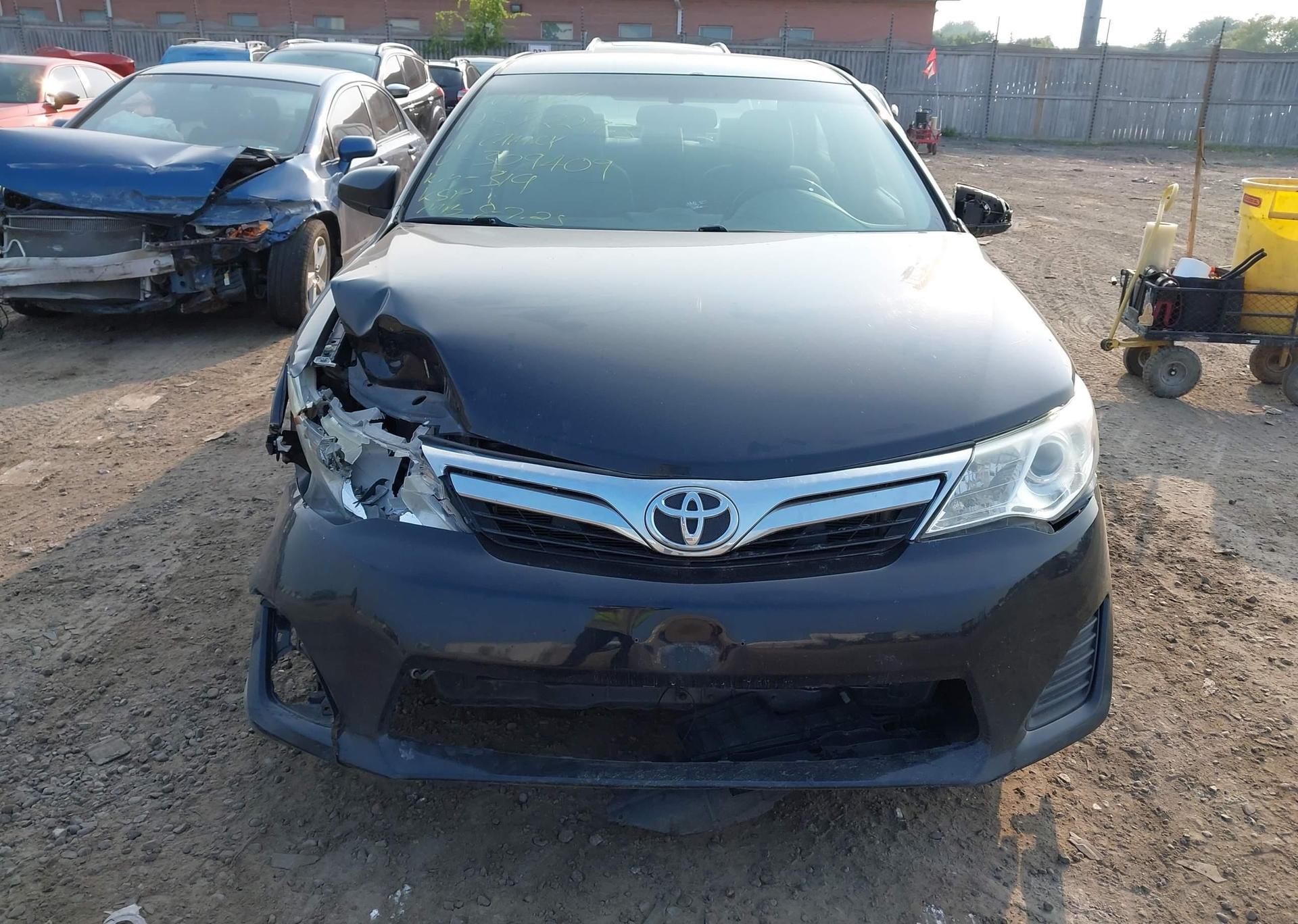 2014 TOYOTA CAMRY